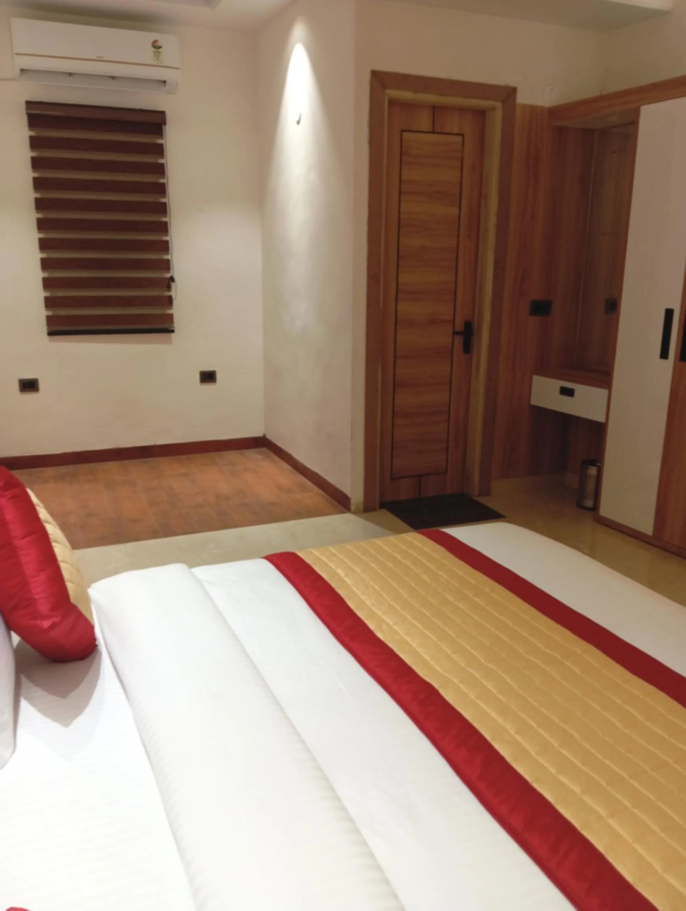 Bed in Masaga by Qcent, Gurugram