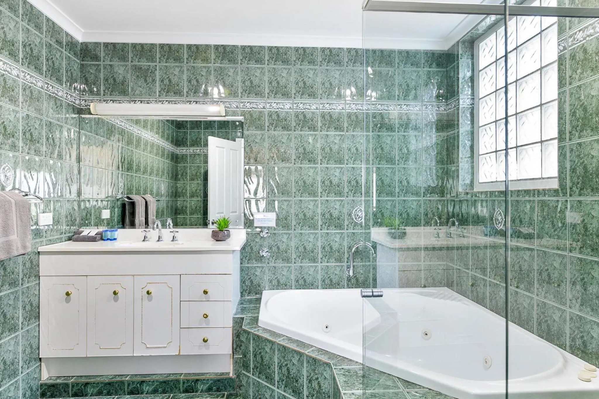 Bathroom in Best Western Port Lincoln