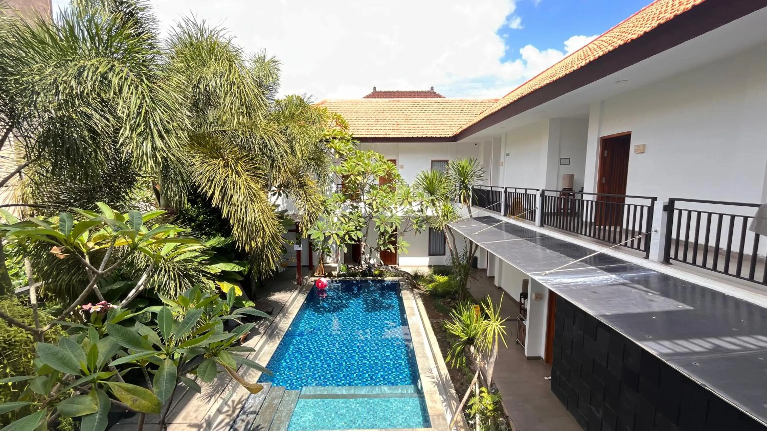 Swimming pool in The Baliem Hotel