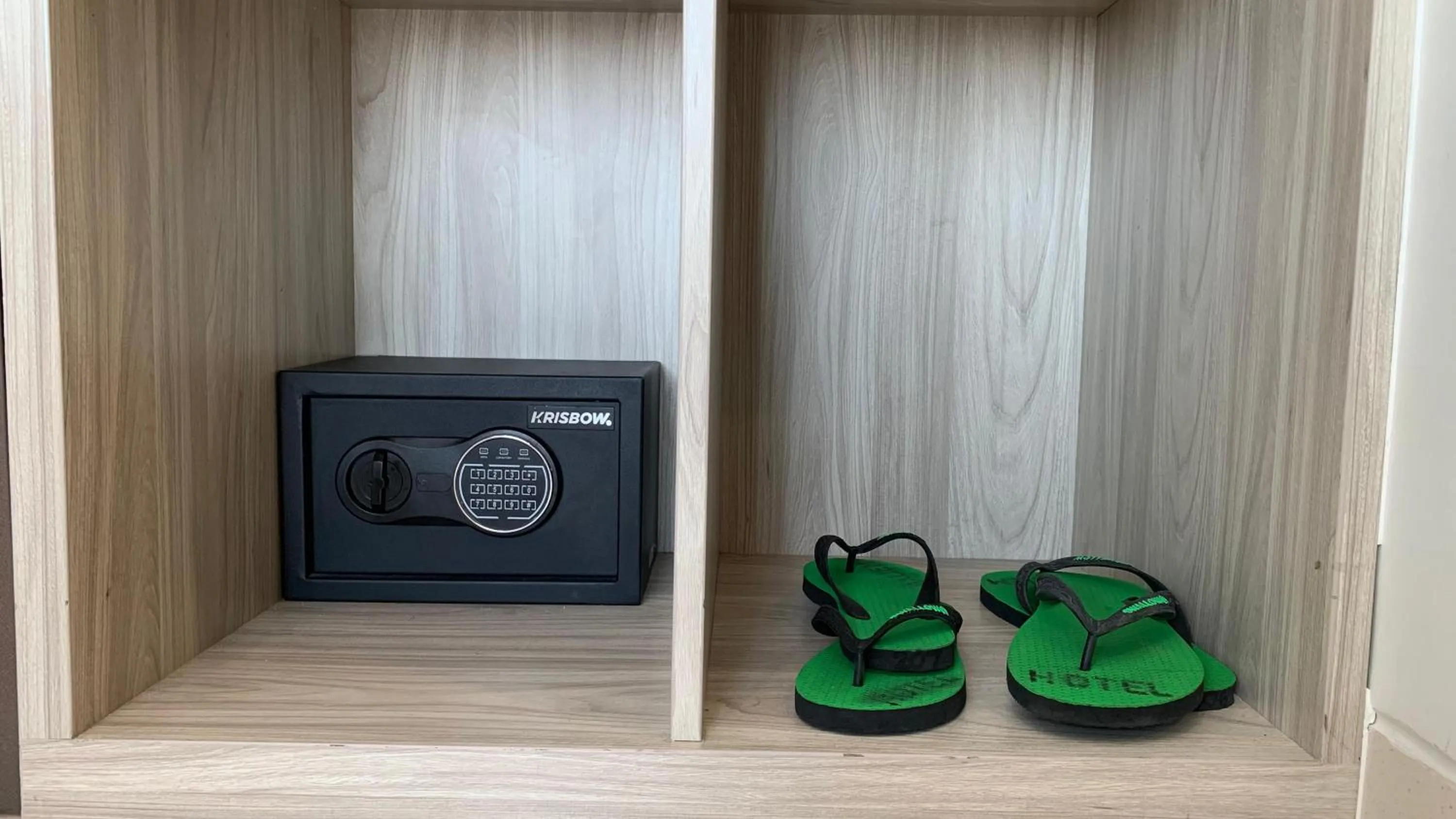 safe in The Baliem Hotel