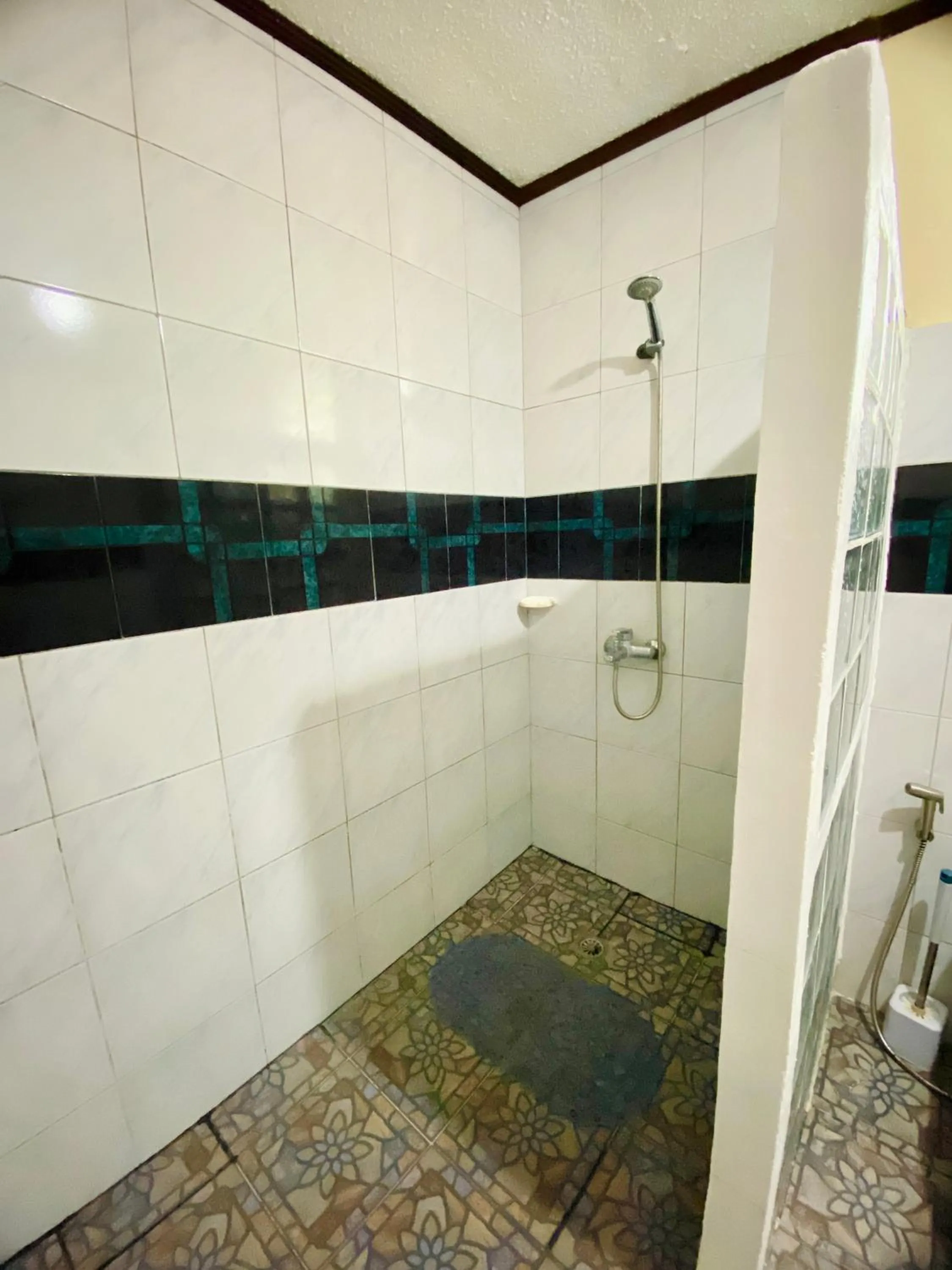 TipTop Hotel, Resto and Delishop