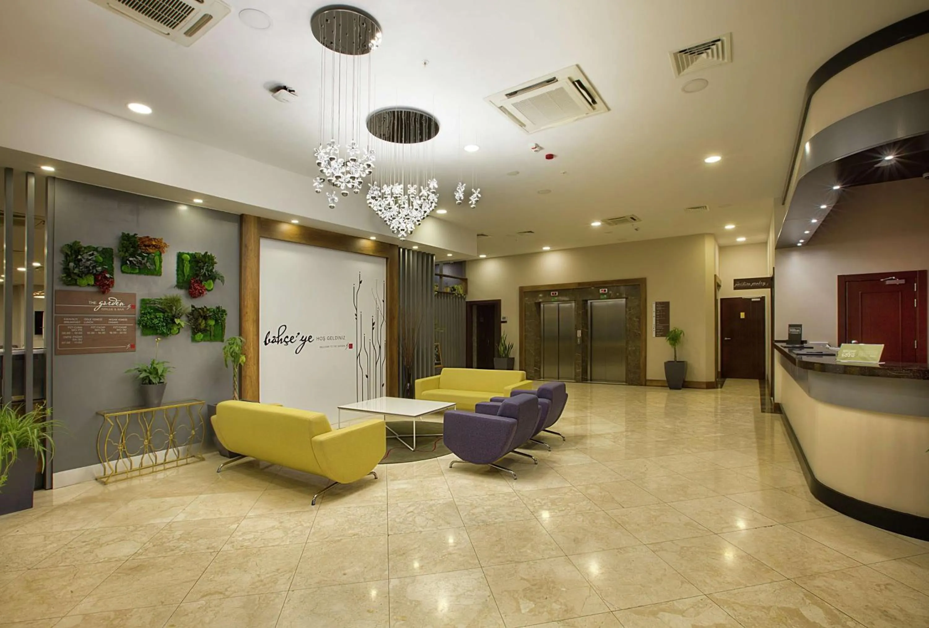 Lobby or reception in Hilton Garden Inn Kocaeli Sekerpinar