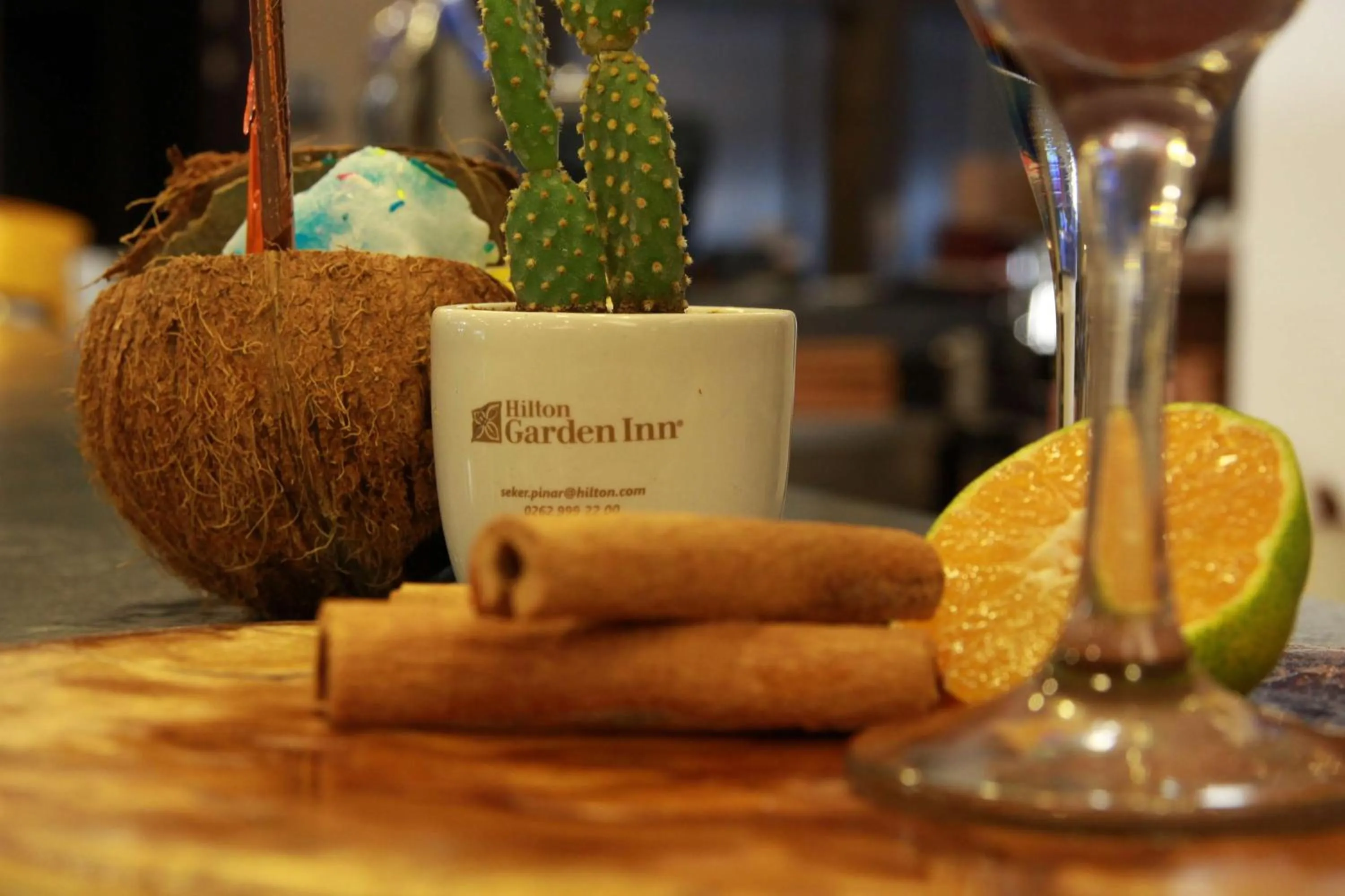 Lounge or bar in Hilton Garden Inn Kocaeli Sekerpinar