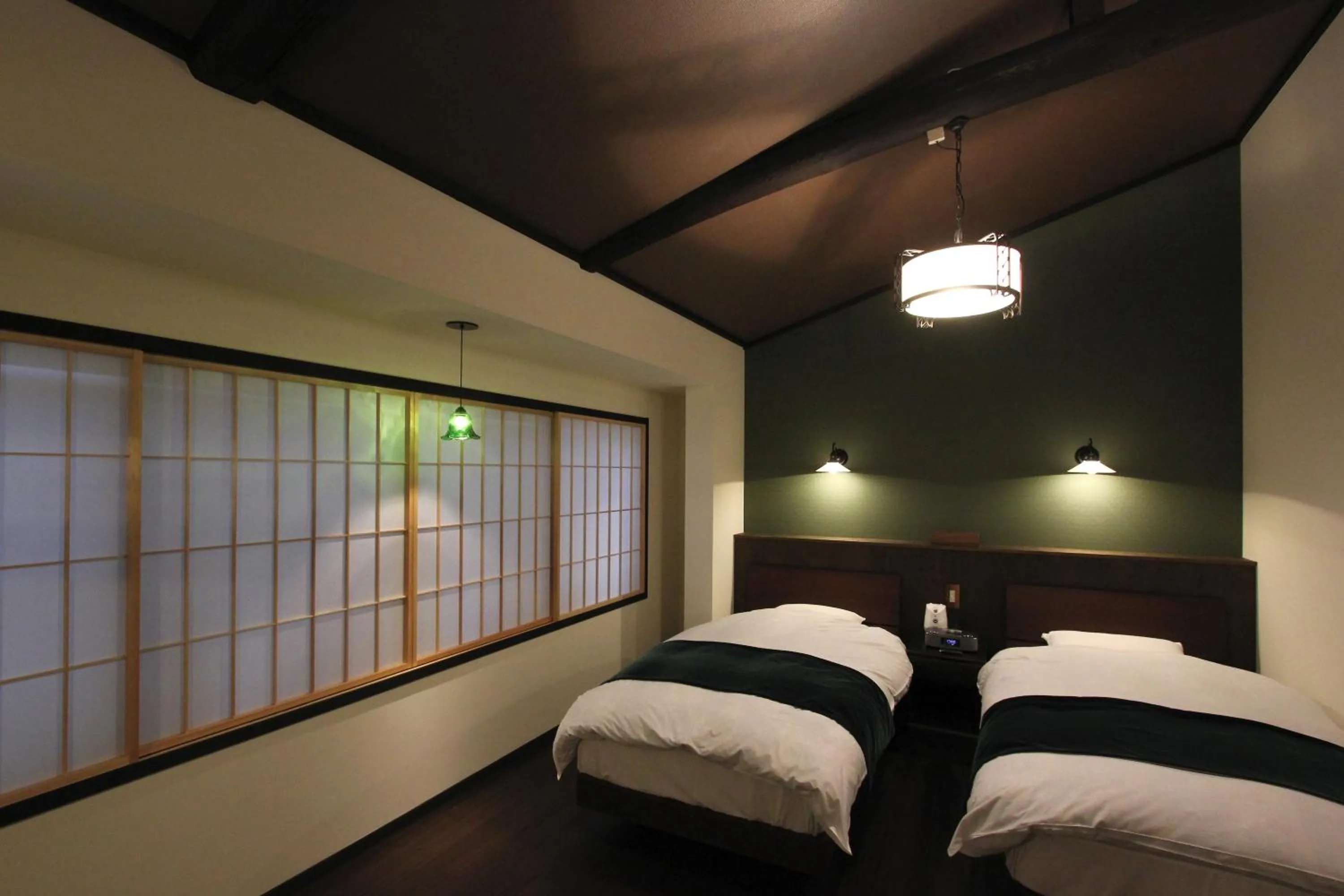 Bedroom, Bed in Kiyomizu Birodo-an