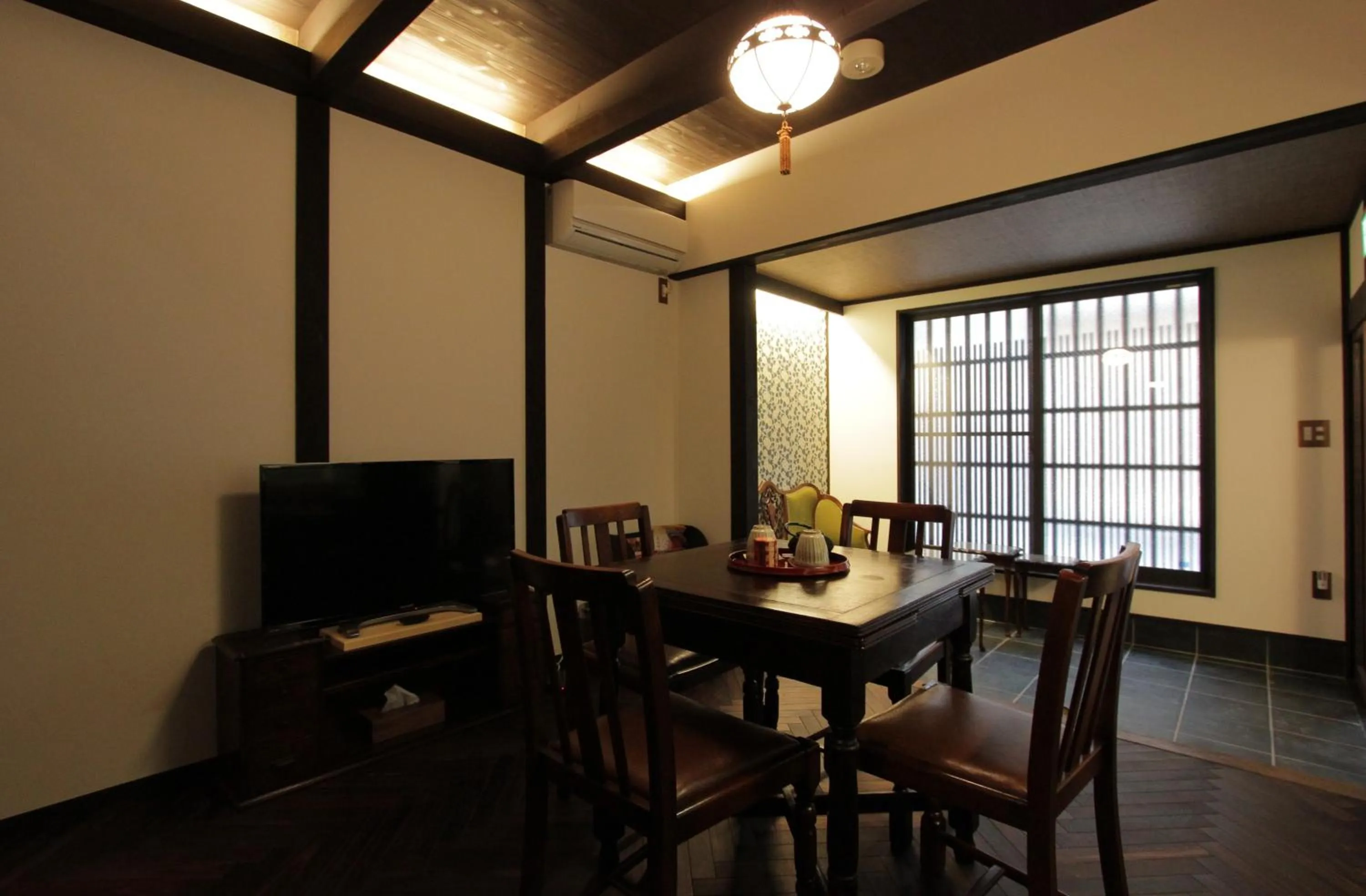 Dining area in Kiyomizu Birodo-an