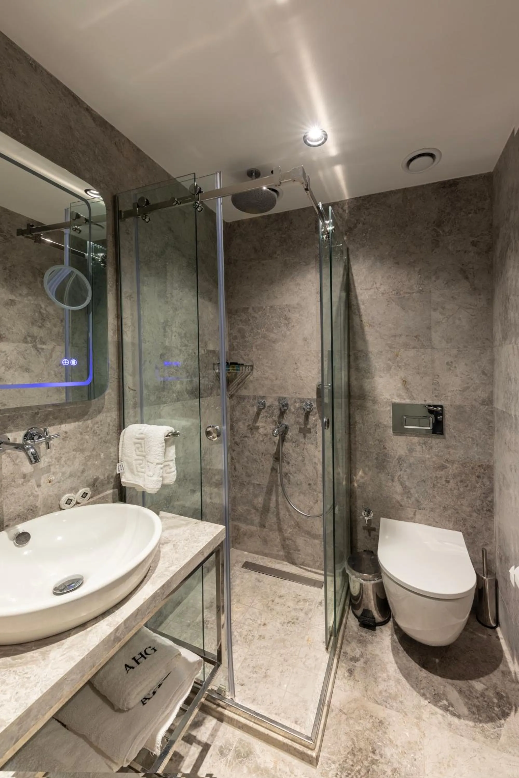 Shower in AHG Atlas Hotel Taksim