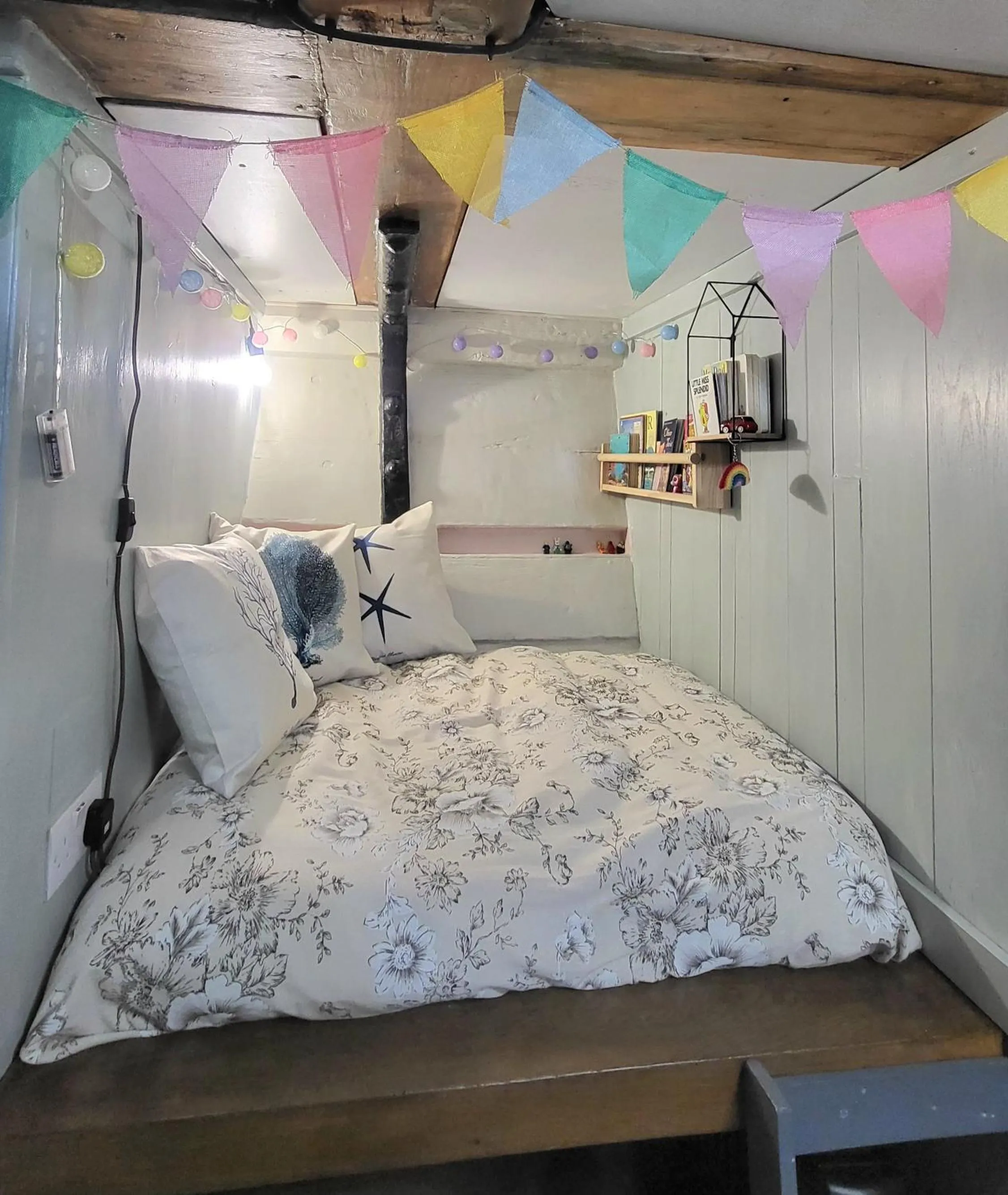 Bedroom, Bed in Inner Dowsing Lightship