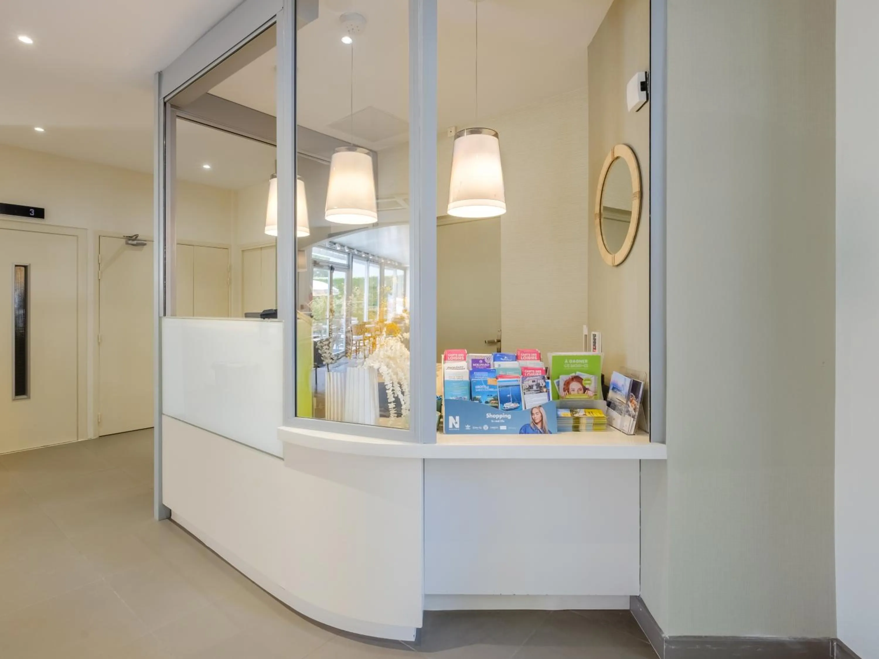 Lobby or reception in B&B HOTEL Antibes Juan-les-Pins