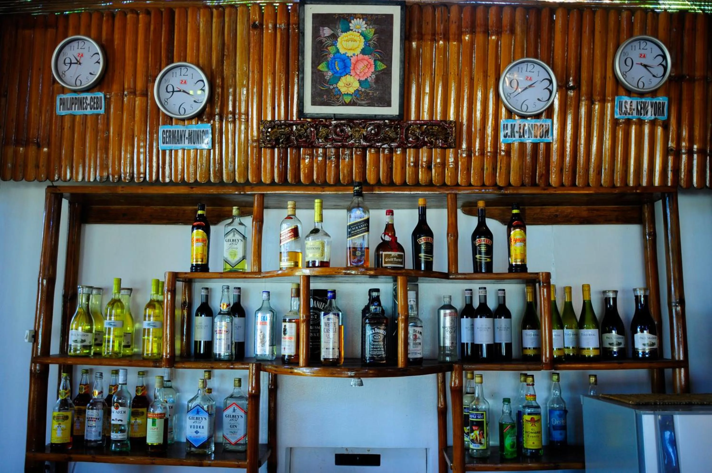 Lounge or bar in The Coral Blue Oriental Beach Villas and Suites