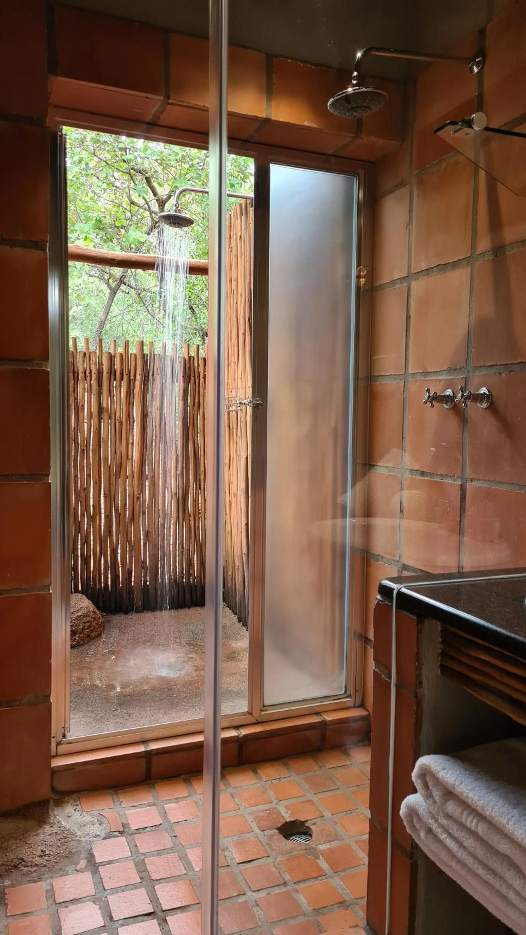 Shower in Itaga Luxury Private Game Lodge