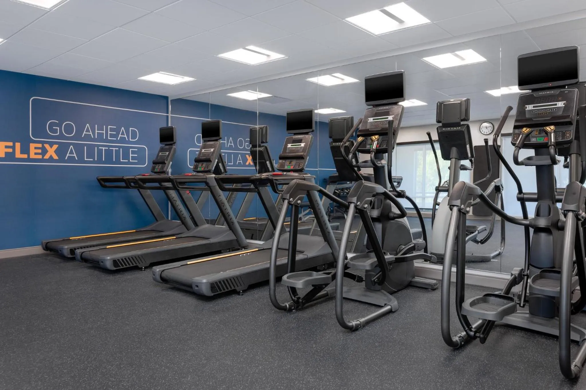 Fitness centre/facilities in Holiday Inn Express & Suites Alton St Louis Area by IHG