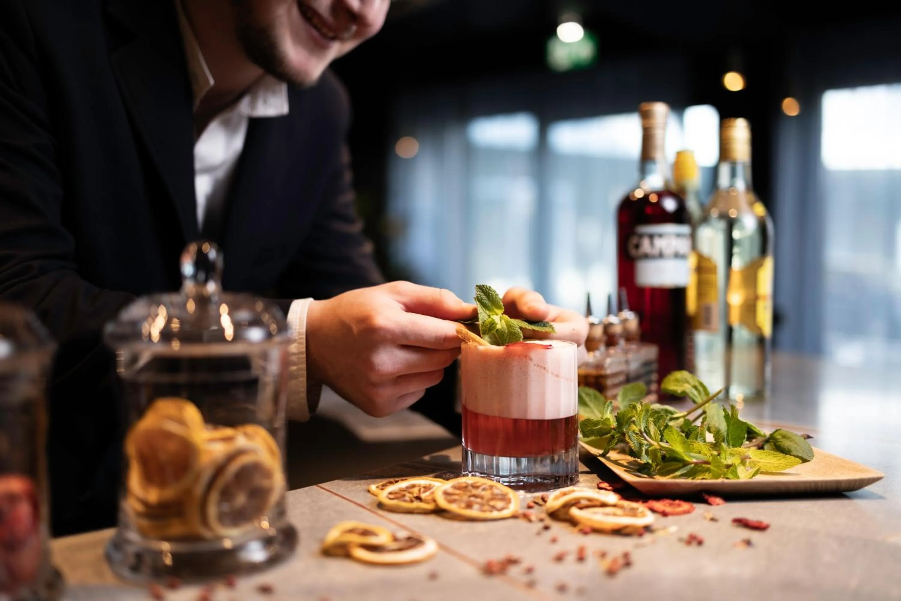 Lounge or bar in voco Brussels City North by IHG