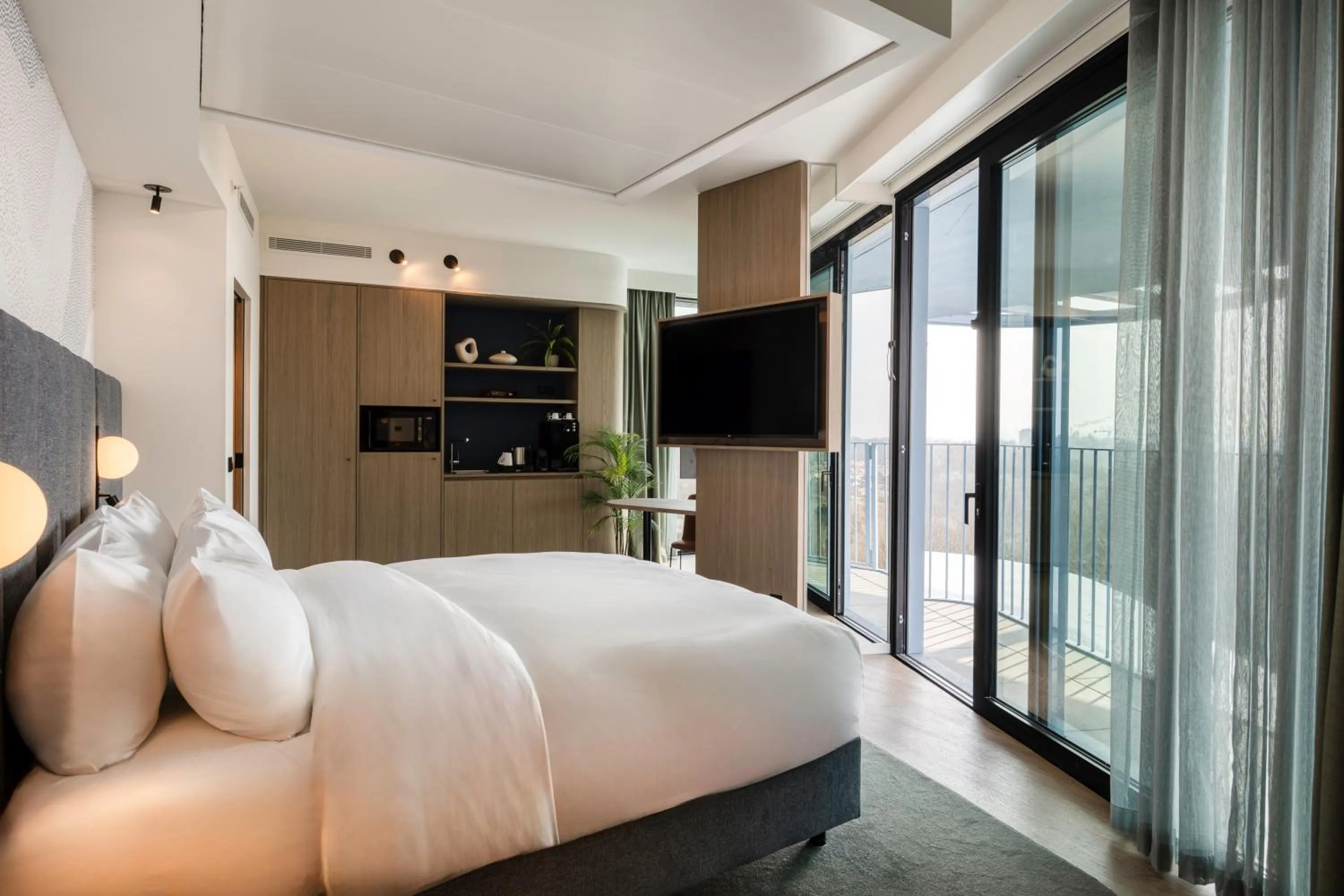 Photo of the whole room, Bed in voco Brussels City North by IHG