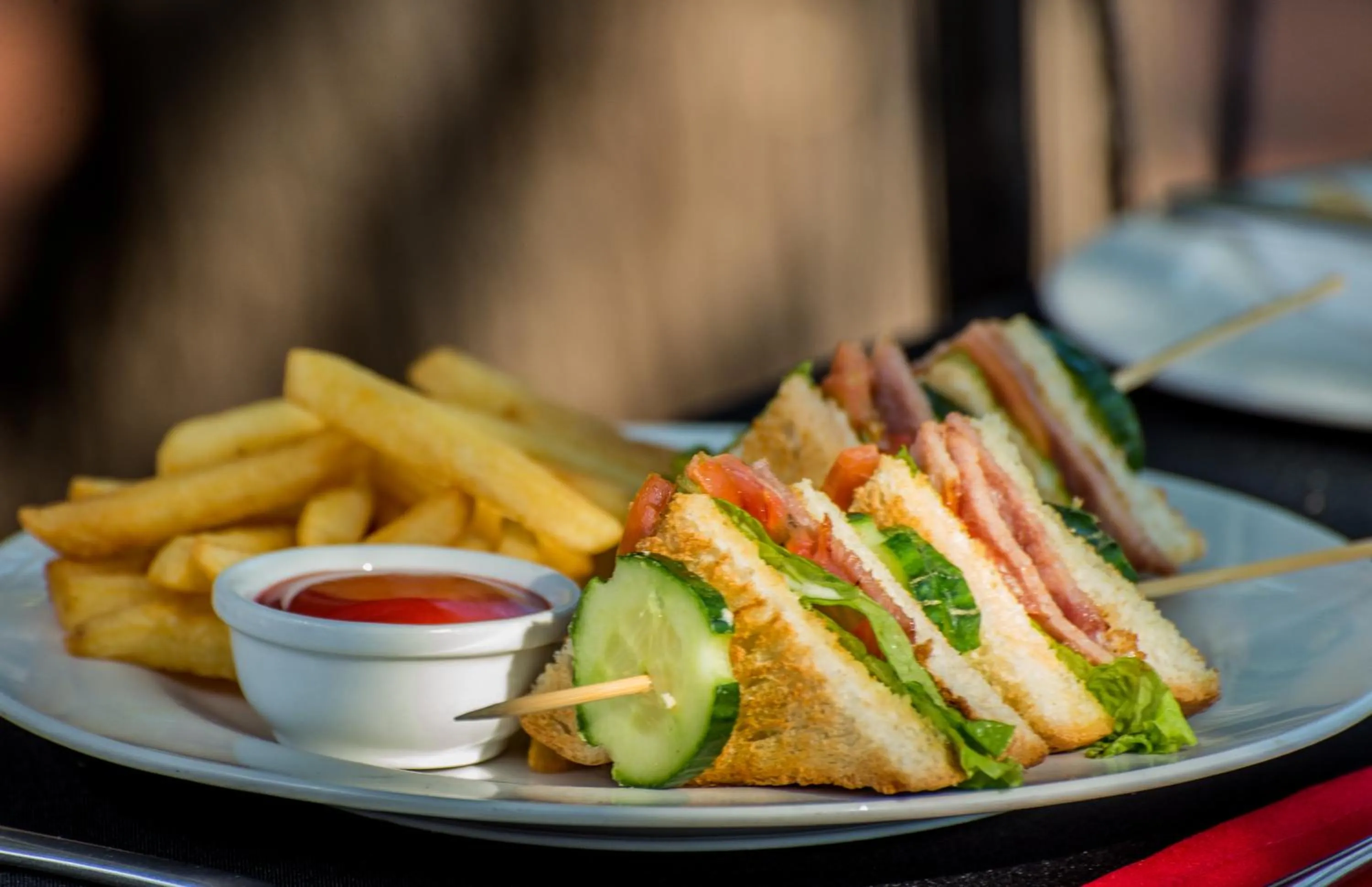 Restaurant/places to eat in Maramba River Lodge