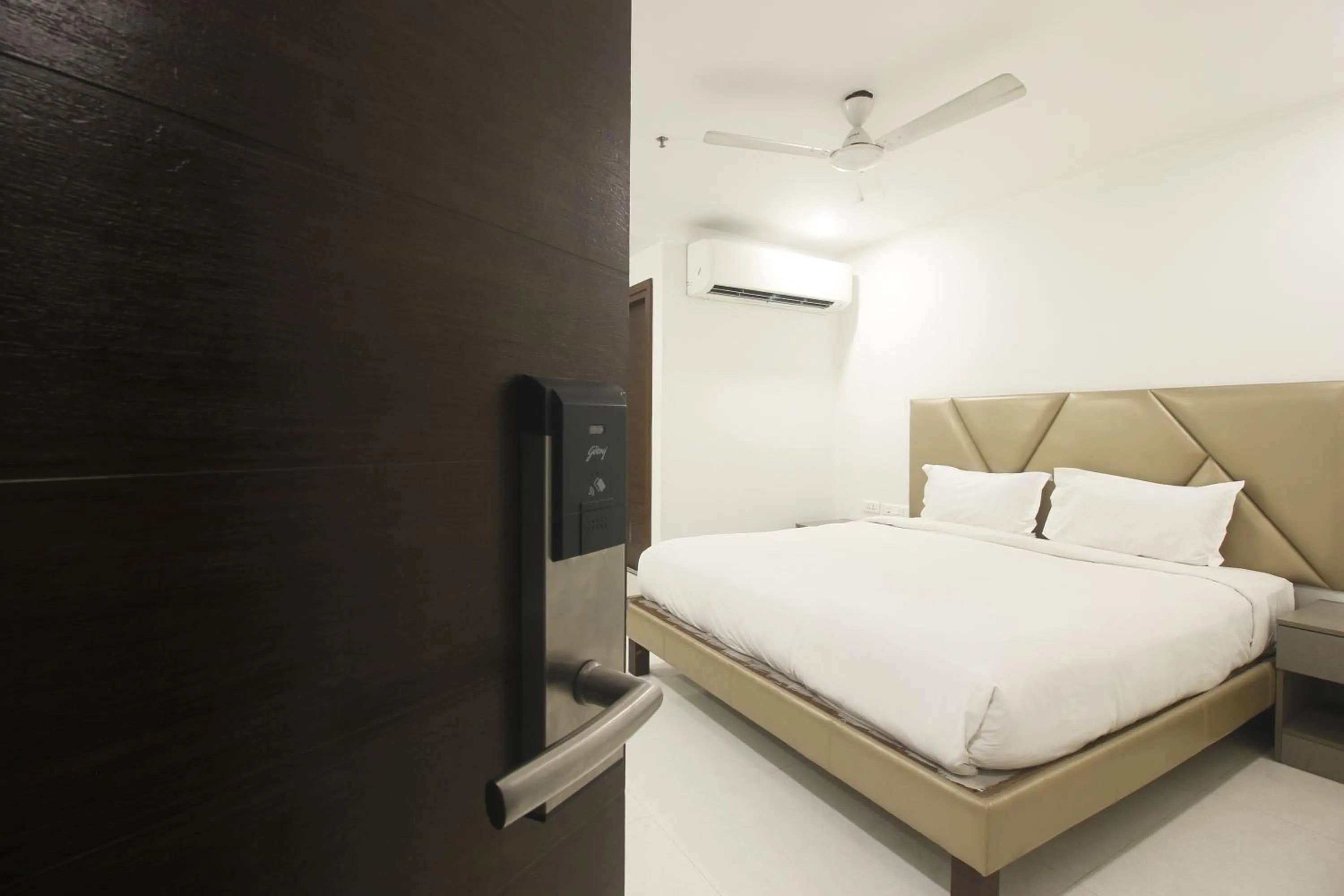 Bed in Hotel SSR GRAND