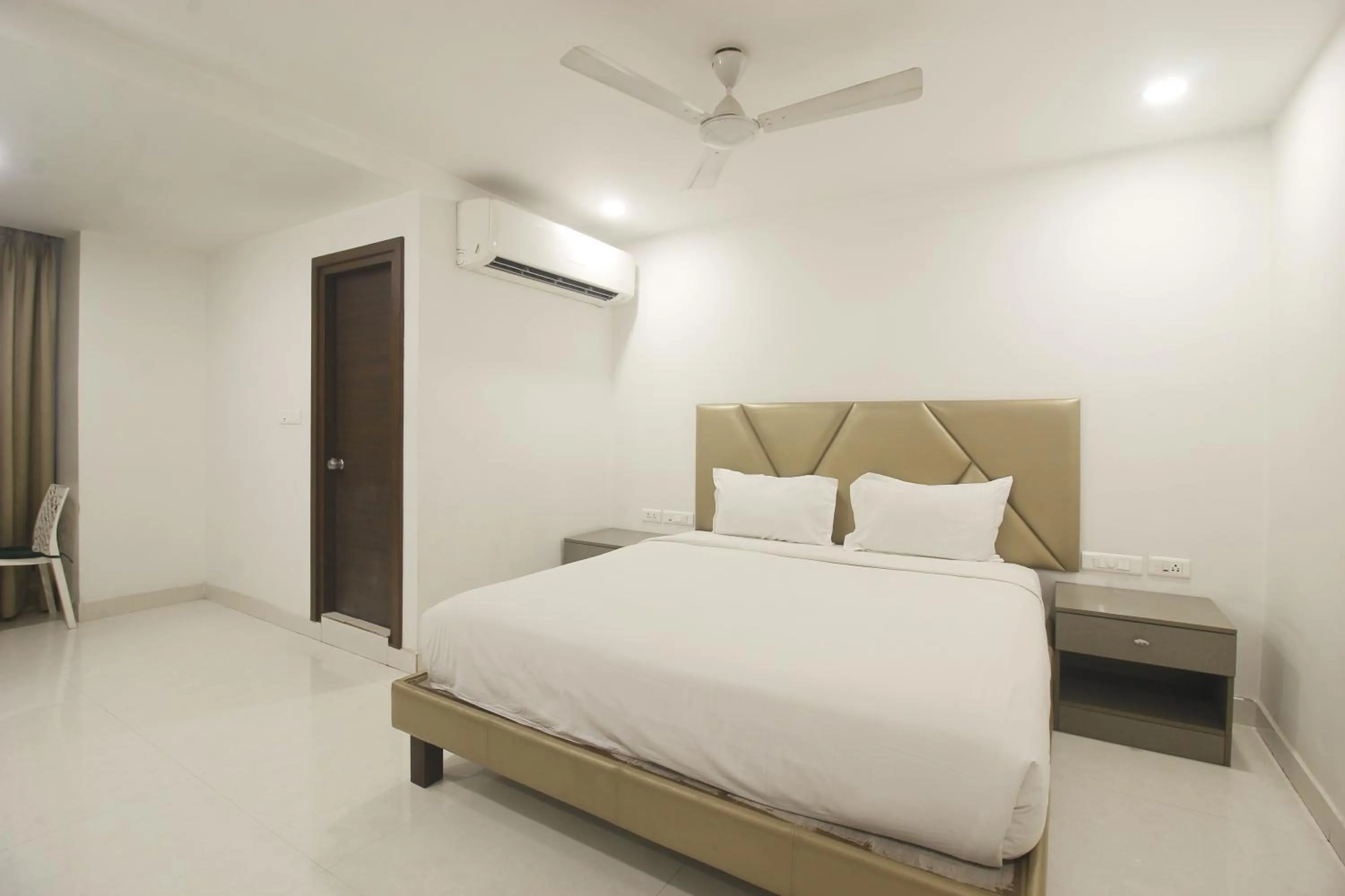 Bed in Hotel SSR GRAND