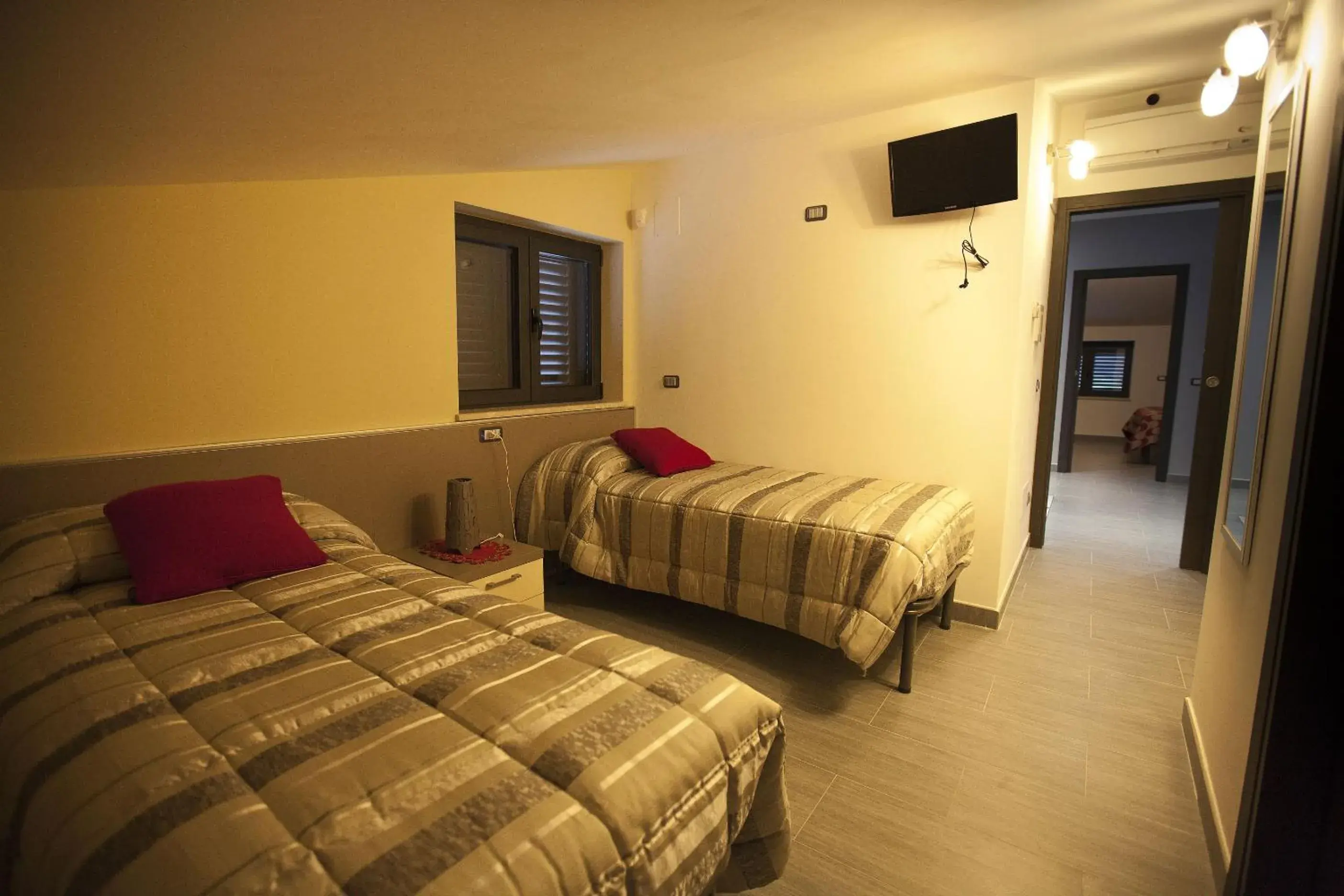 Twin Room with Lake View - single occupancy in La Cartolina del Sannio Twin Room with Lake View - single occupancy in La Cartolina del Sannio