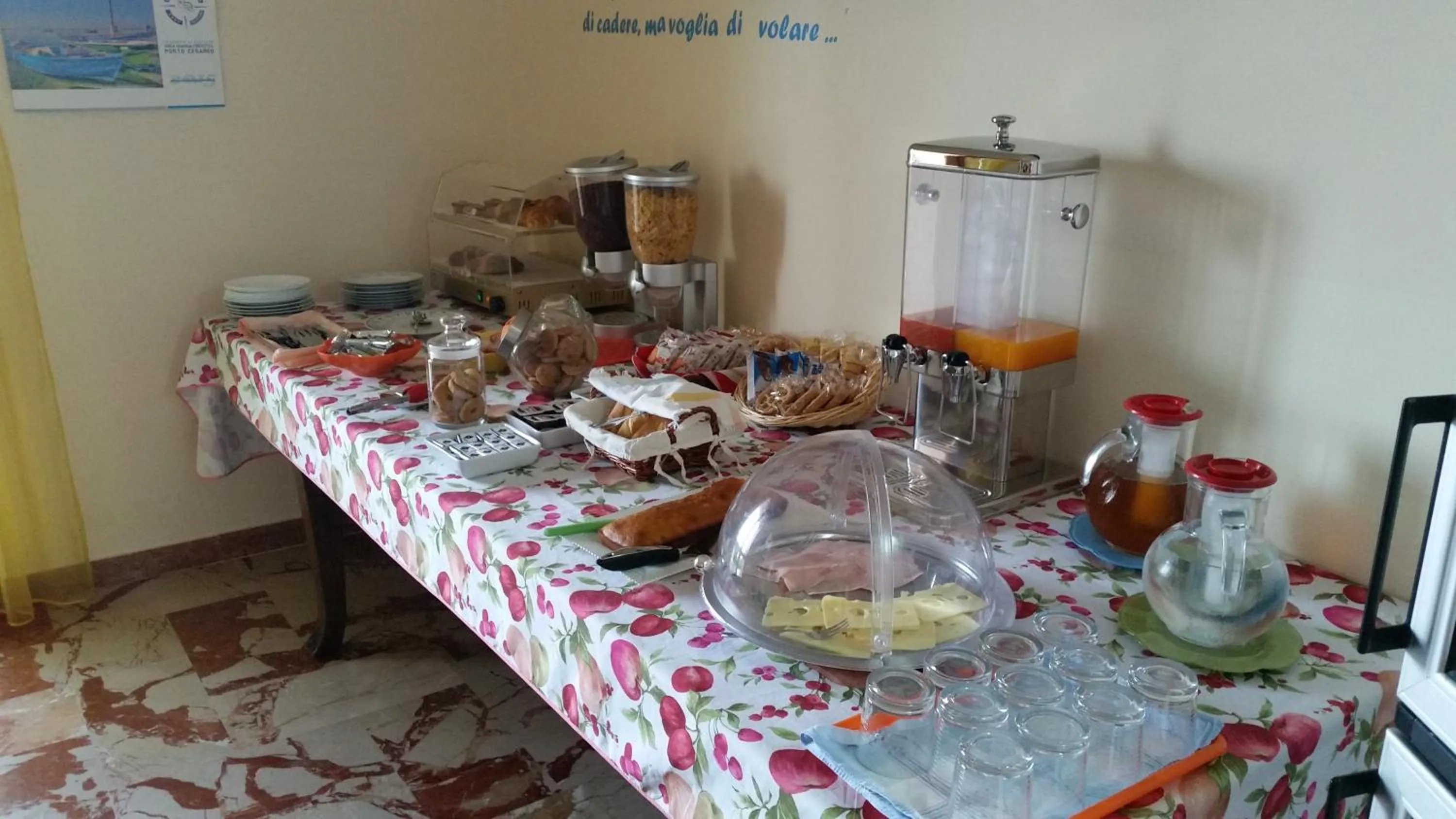 Continental breakfast in B&B L'Isola
