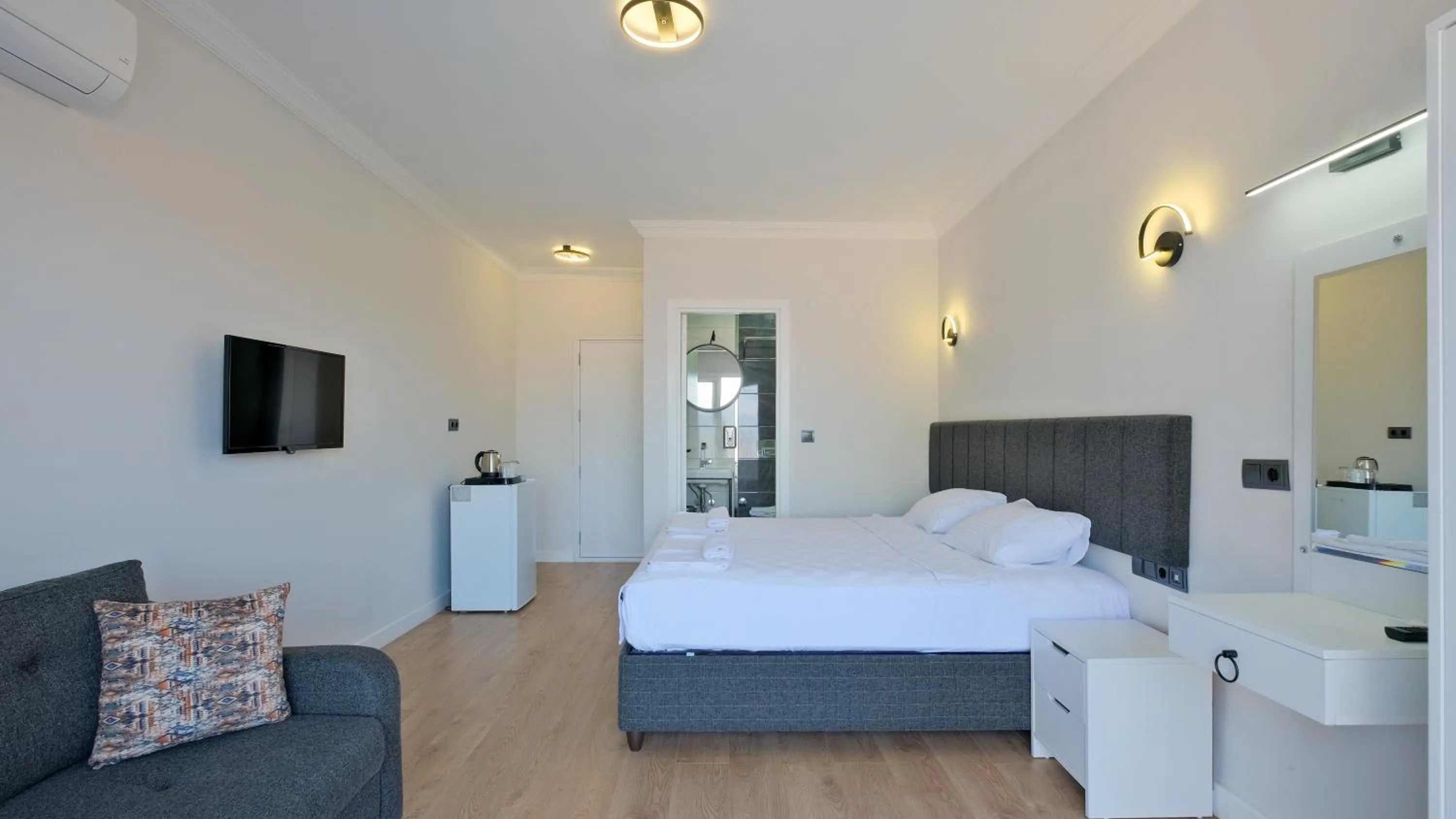 Massage, Bed in Miralya Suites