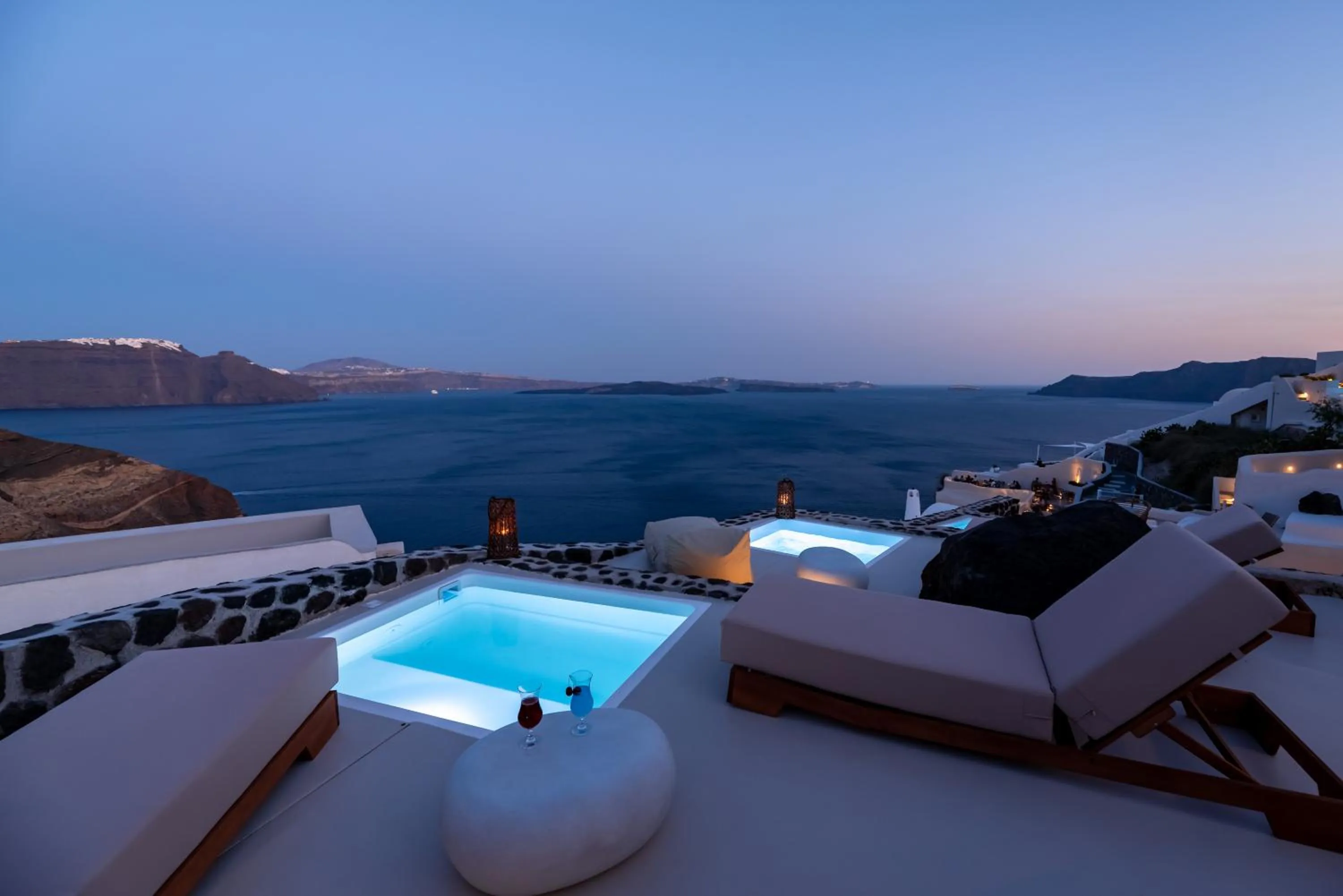 Night in Twenty One Suites