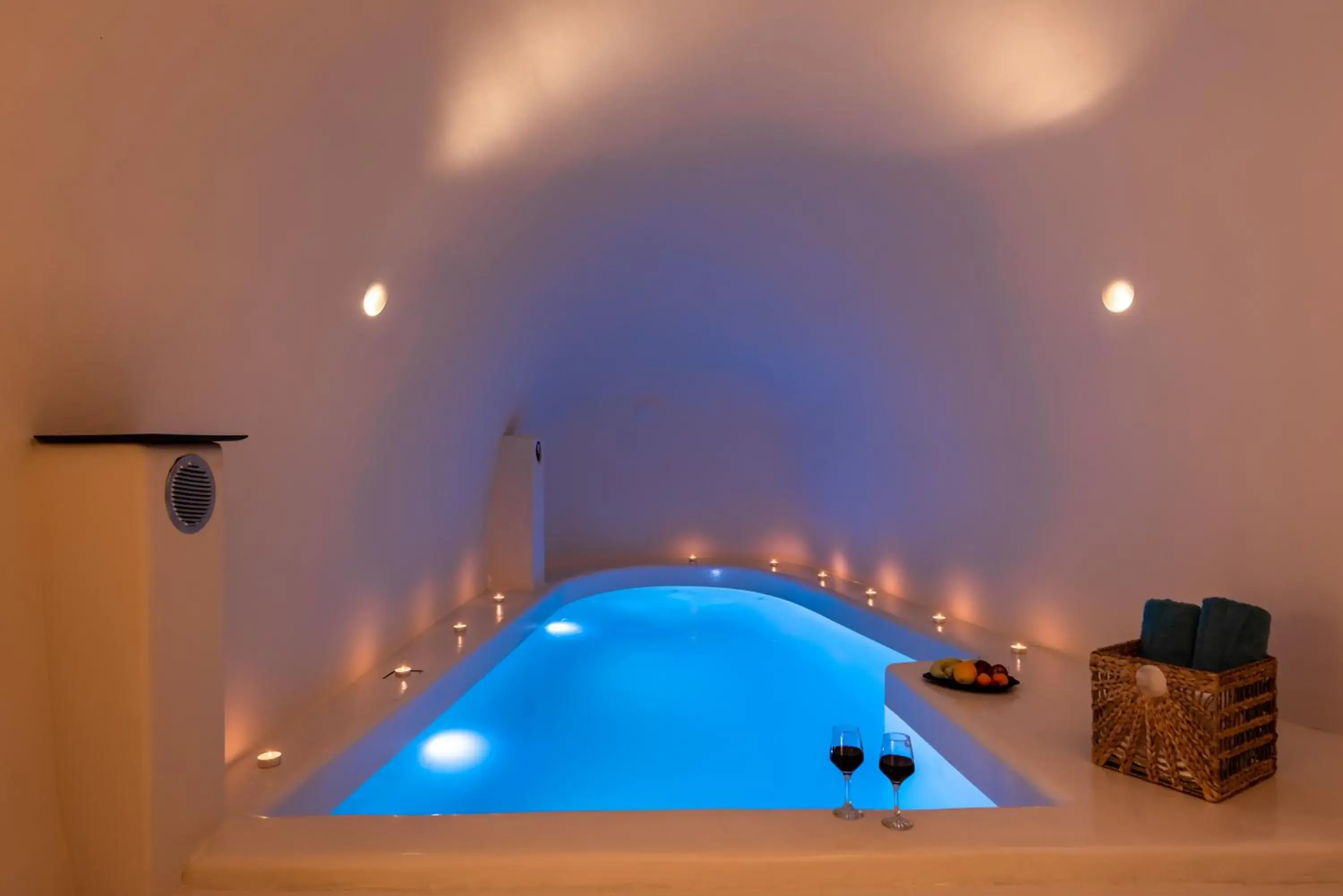 Honeymoon Double Room with Outdoor Jetted Tub & Indoor Private Pool in Twenty One Suites Honeymoon Double Room with Outdoor Jetted Tub & Indoor Private Pool in Twenty One Suites