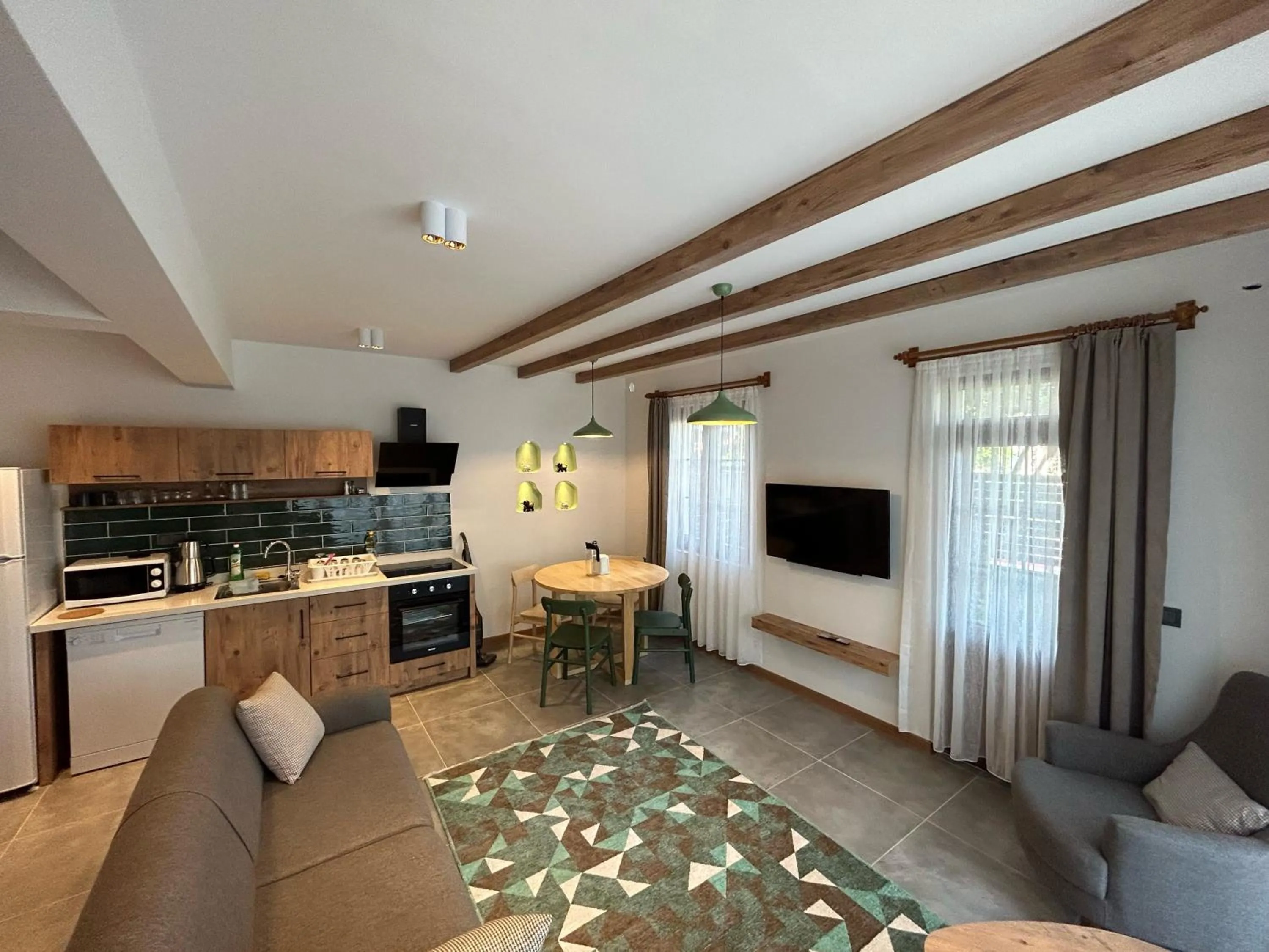 TV and multimedia in Avlu Villas & Apartments