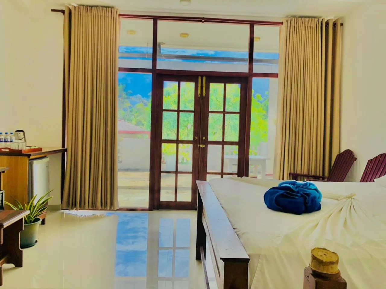 Bed in Mirissa Beach Inn