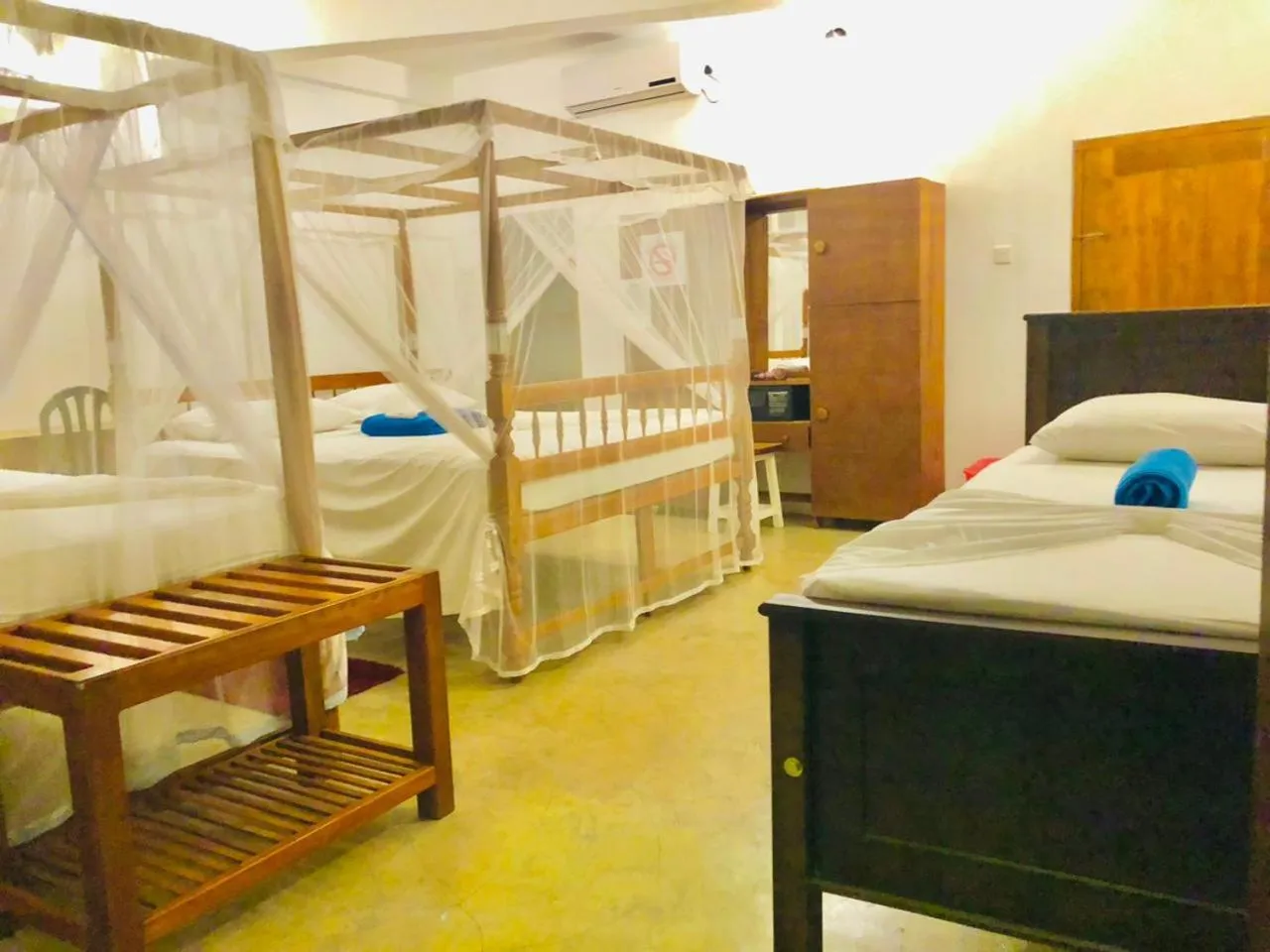 Photo of the whole room, Bed in Mirissa Beach Inn