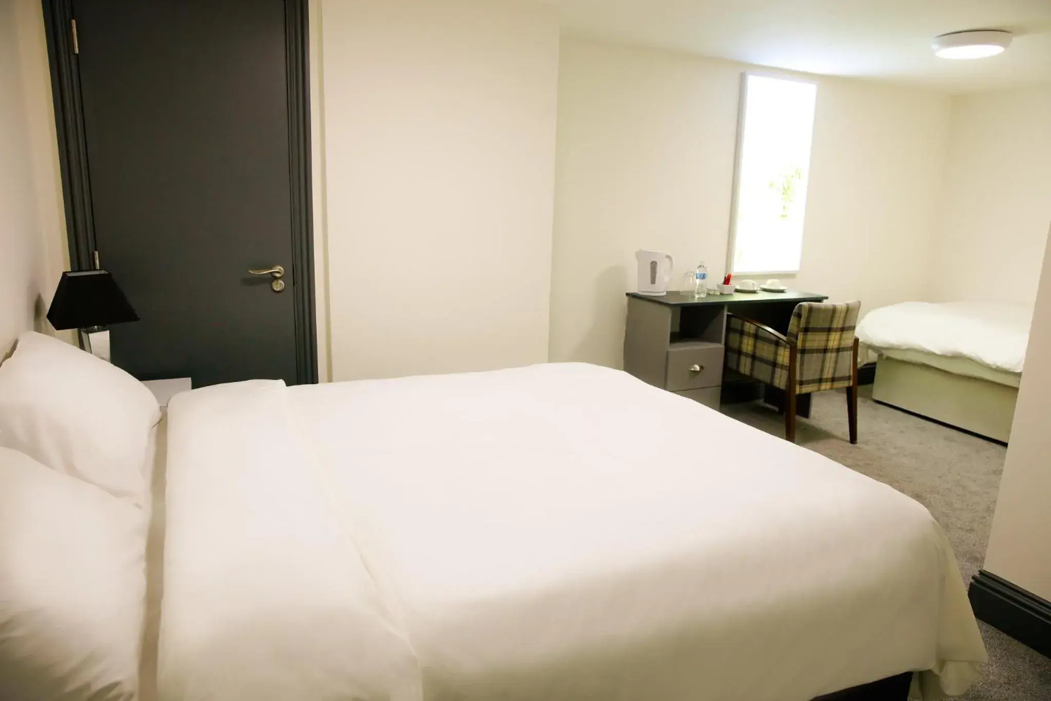 Deluxe Triple Room in The George Wright Boutique Hotel, Bar & Restaurant Deluxe Triple Room in The George Wright Boutique Hotel, Bar & Restaurant