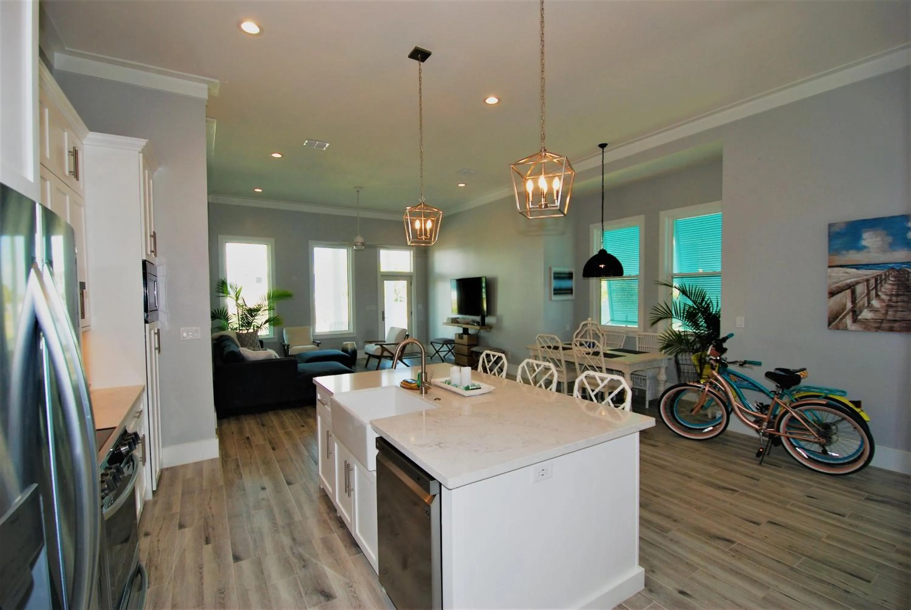Kitchen or kitchenette in Seaglass Cottage - Private home at The Shores home