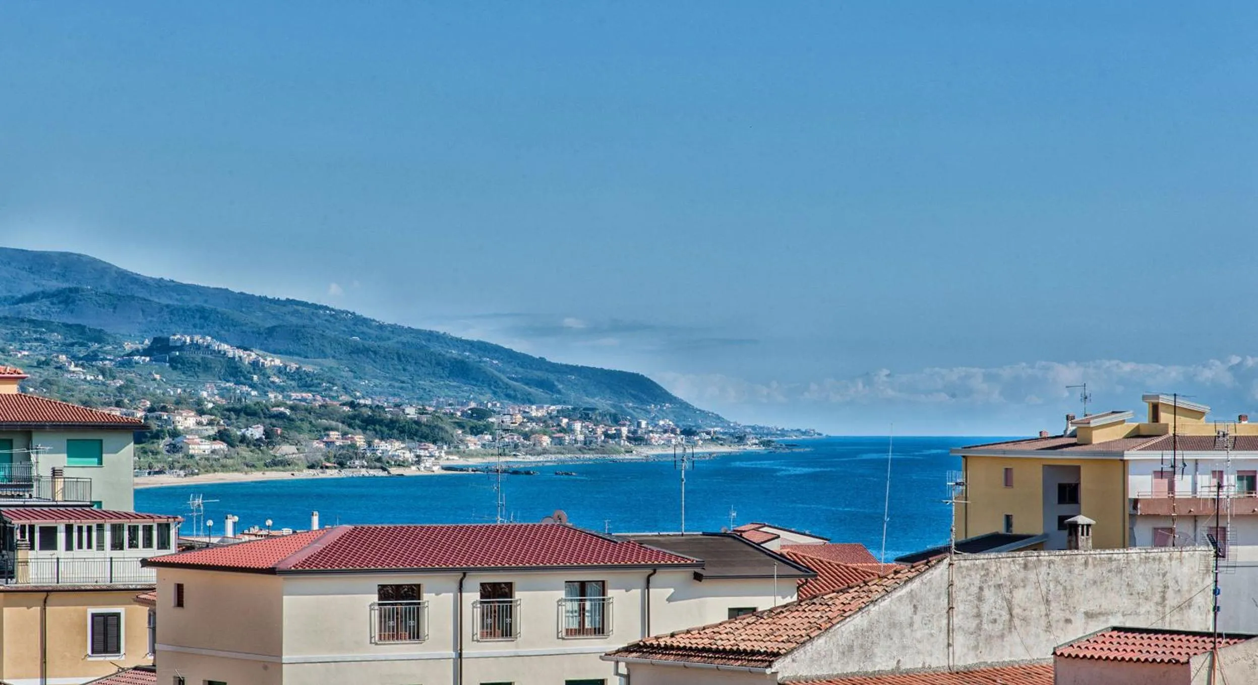 Sea view in Diamante Raro Affittacamere