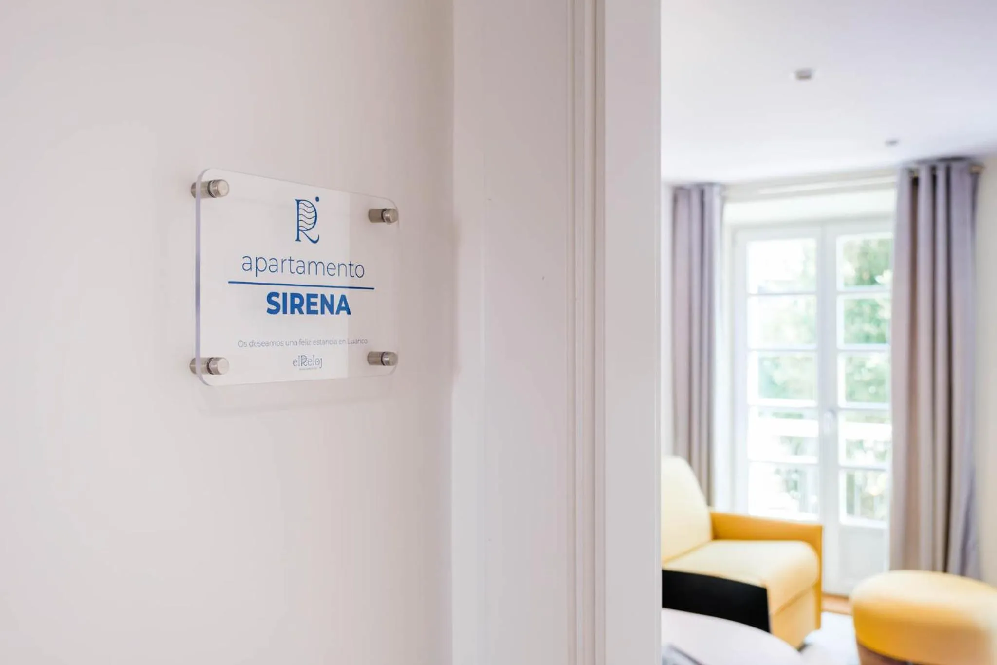 Logo/Certificate/Sign in Apartamentos El Reloj