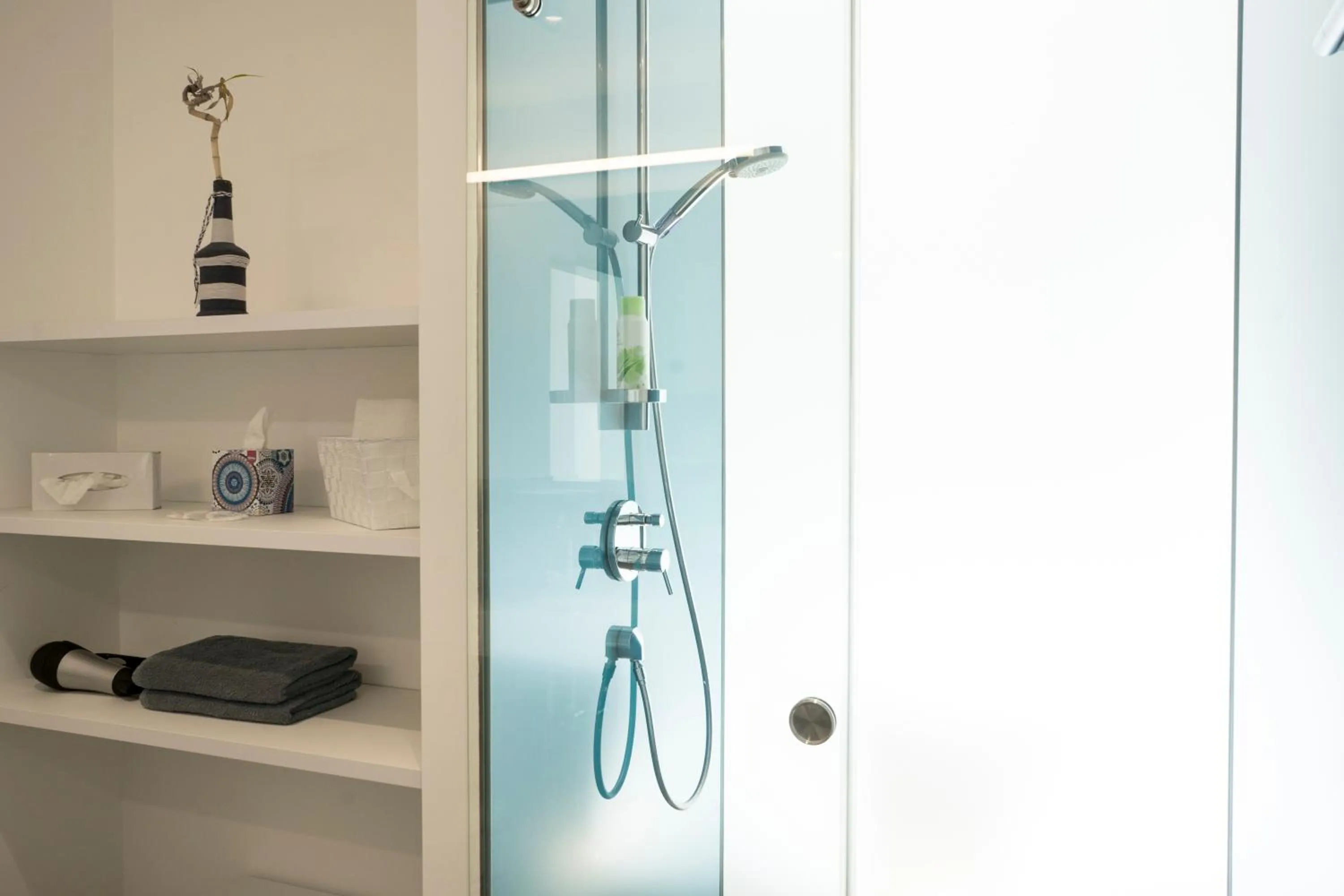 Shower in Seven Hotel + Boardinghouse