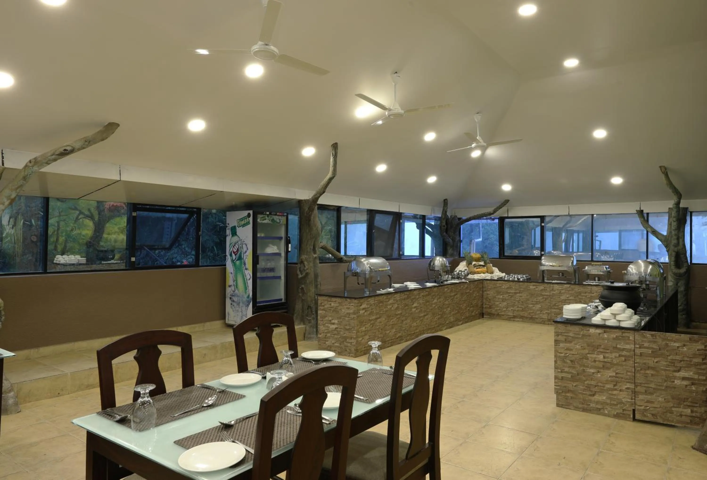 Restaurant/places to eat in Tea Castle Munnar