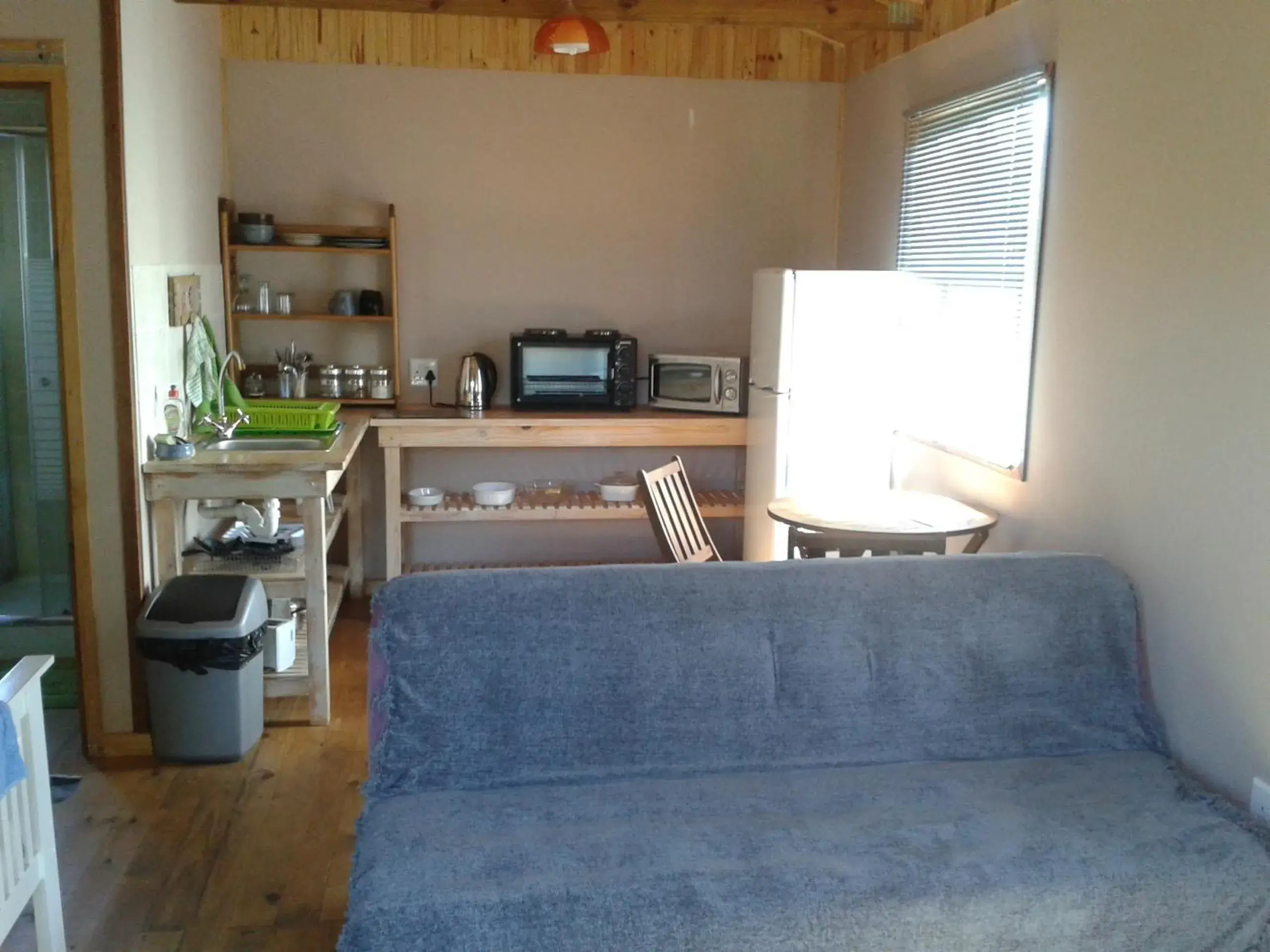 Family Room - single occupancy in Little Lotta Cottage Family Room - single occupancy in Little Lotta Cottage