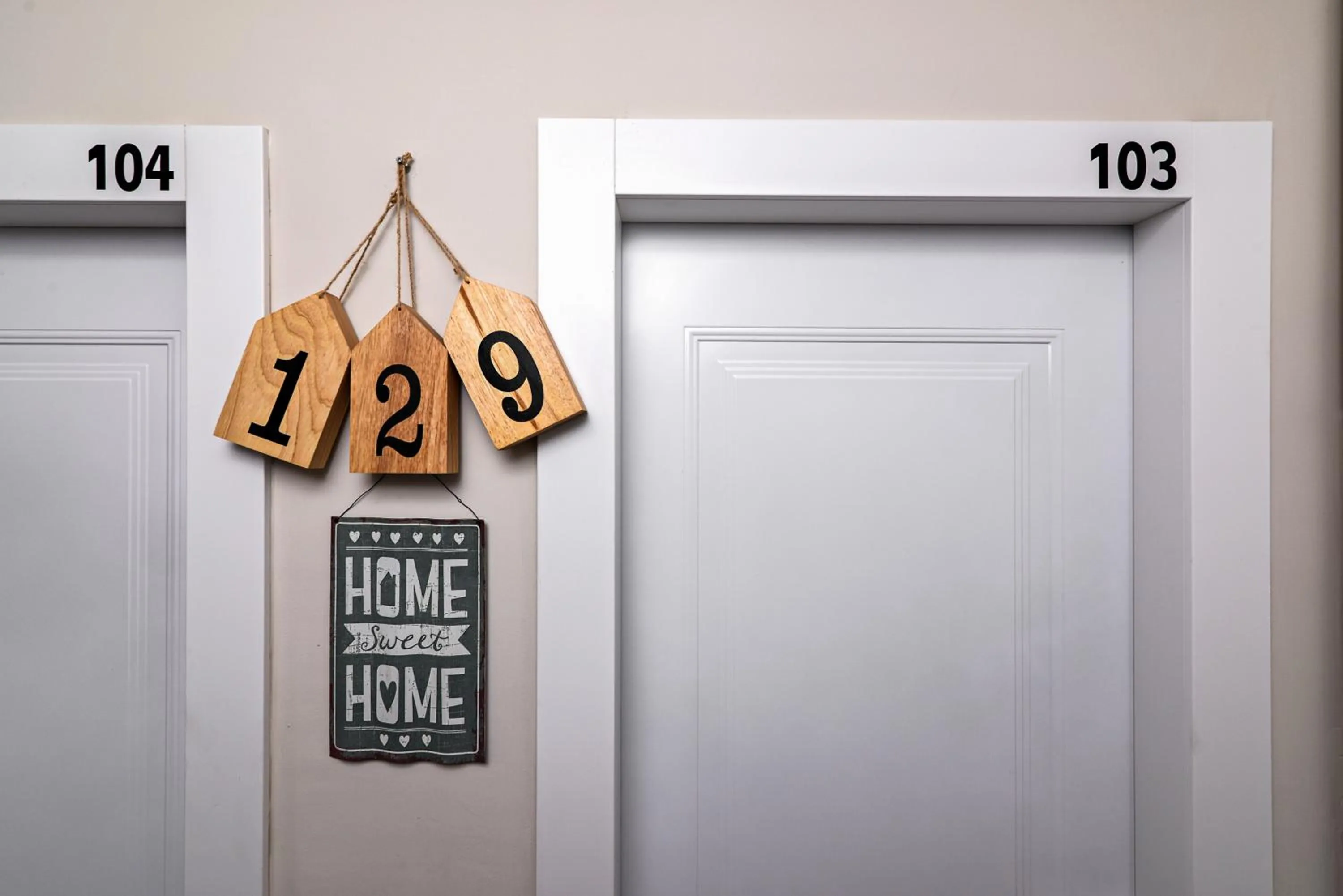 Property logo or sign in Hanasi 129 - Boutique Apartments