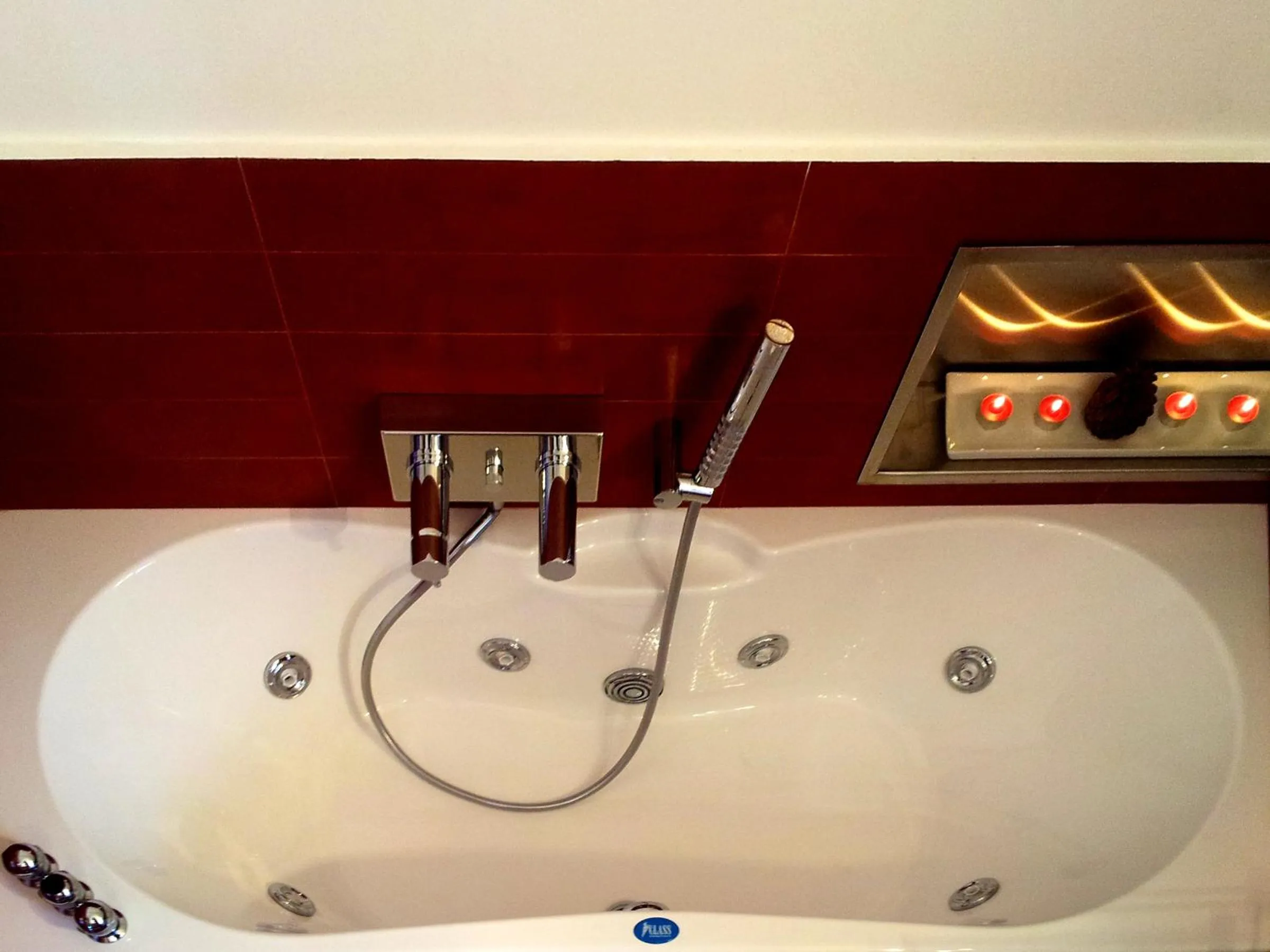 Bathroom in Alfieri Cottage