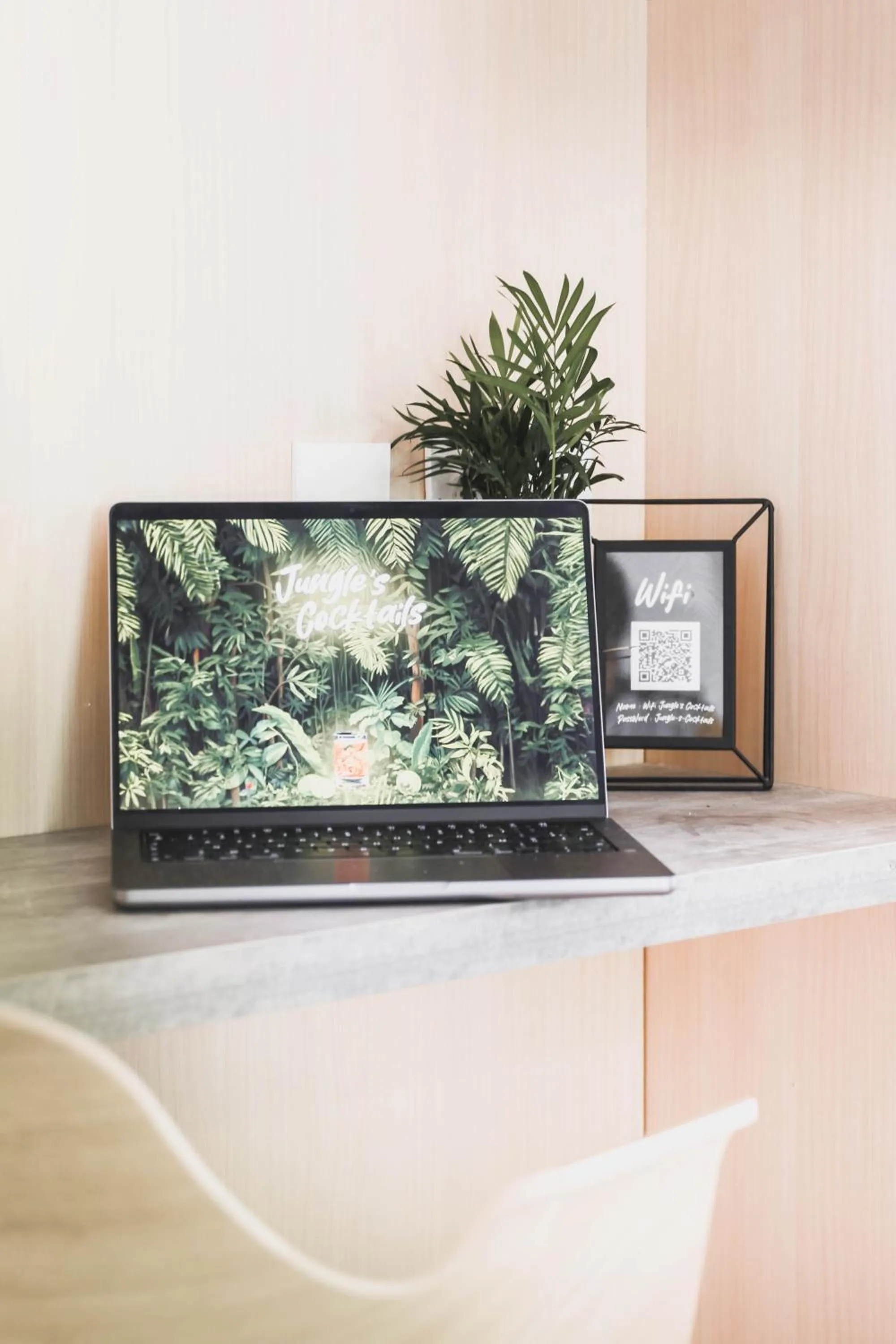 Seating area in T3- un Oasis rénové et climatisé au centre de LGM