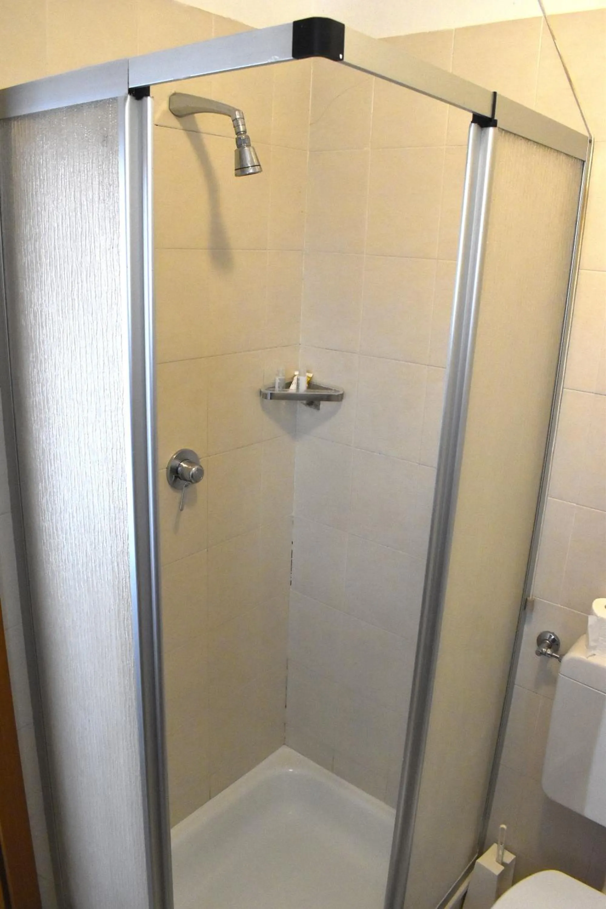 Shower in VILLA NUOVA