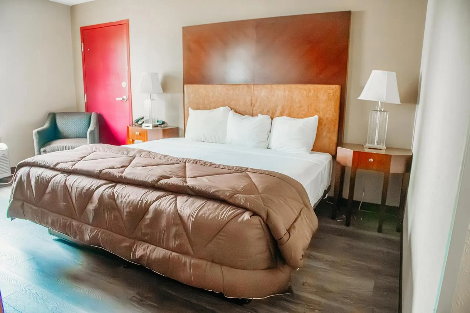 Bed in Country Garden & Suites