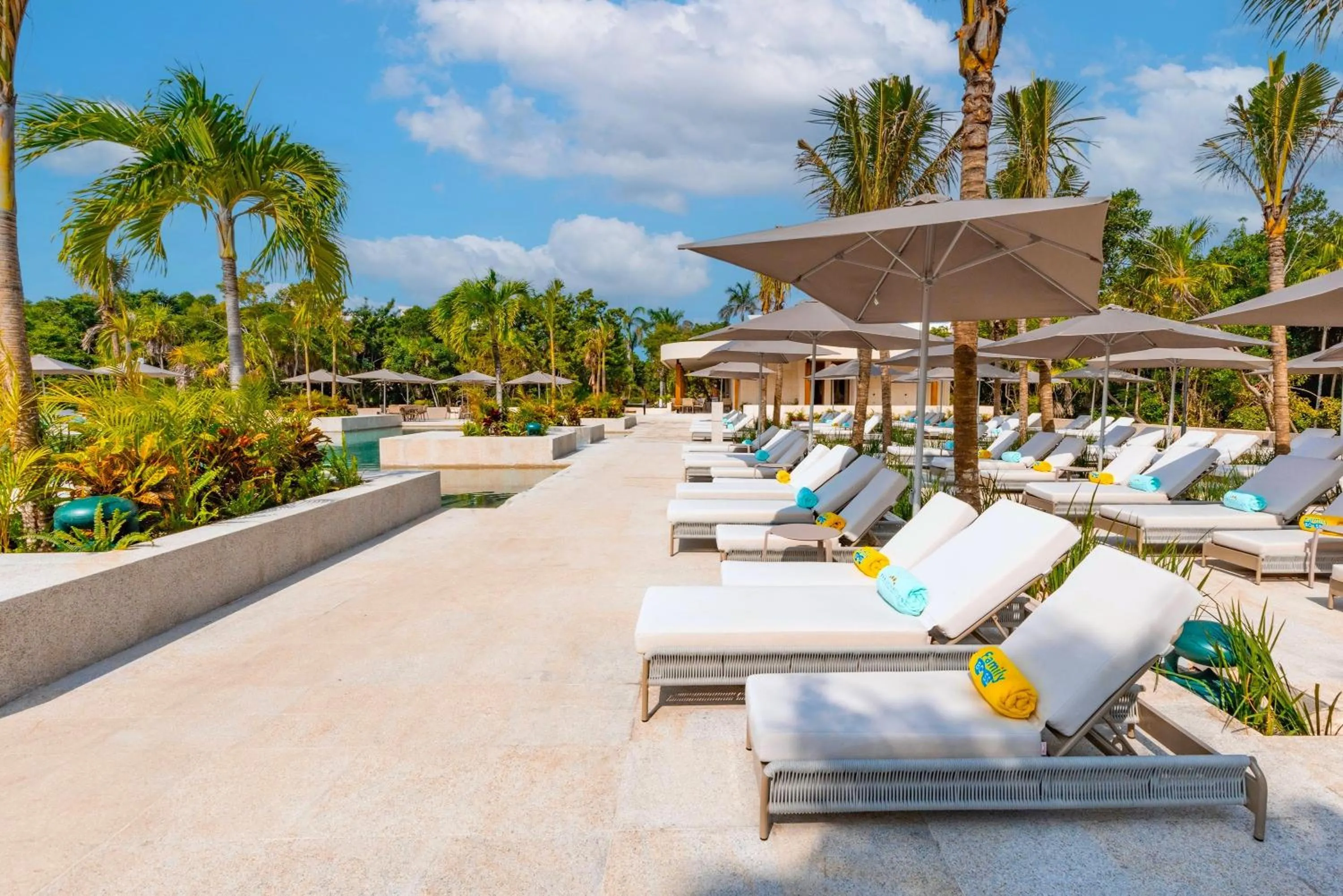 Swimming pool in Family Selection at Grand Palladium Kantenah Resort & Spa - All Inclusive