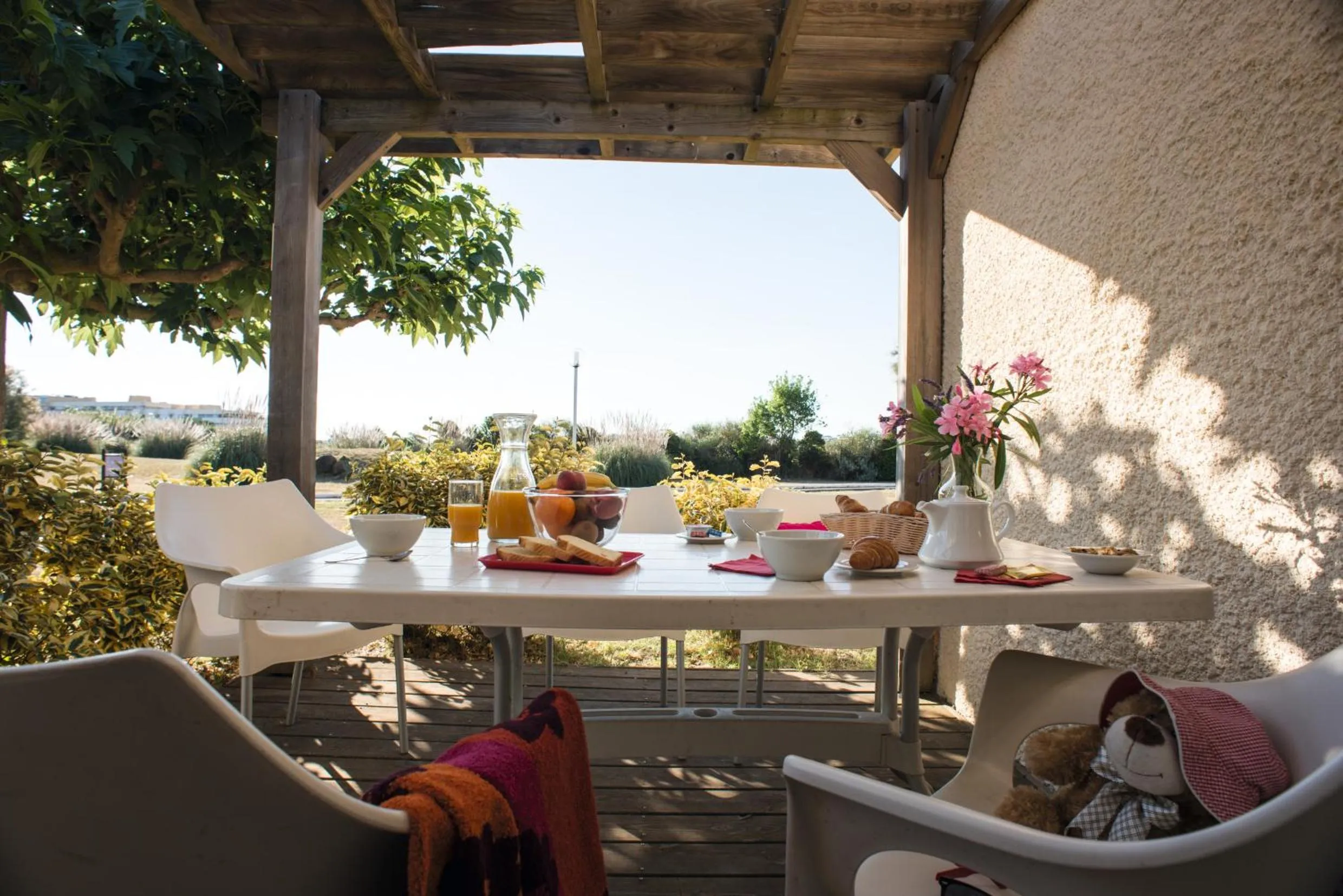 Patio in SOWELL HÔTELS Les Jardins du Cap