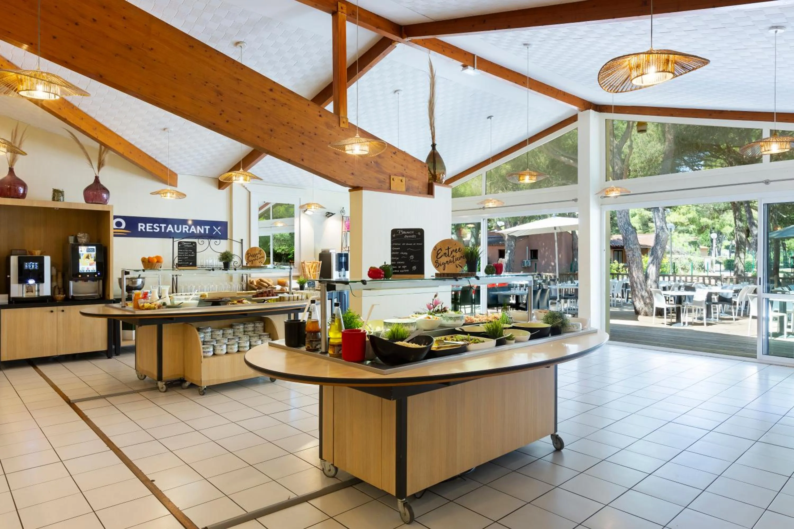 Restaurant/places to eat in SOWELL HÔTELS Les Jardins du Cap