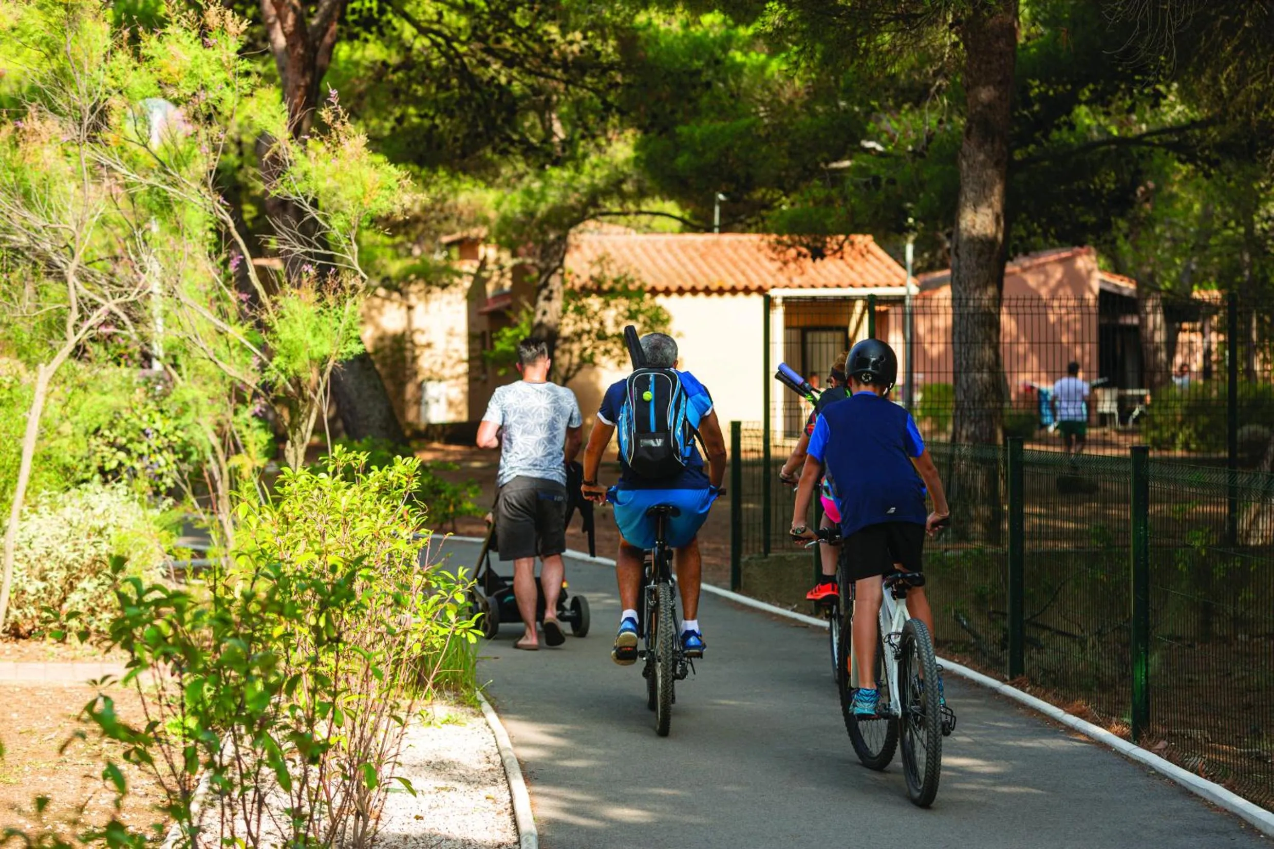 Cycling in SOWELL HÔTELS Les Jardins du Cap