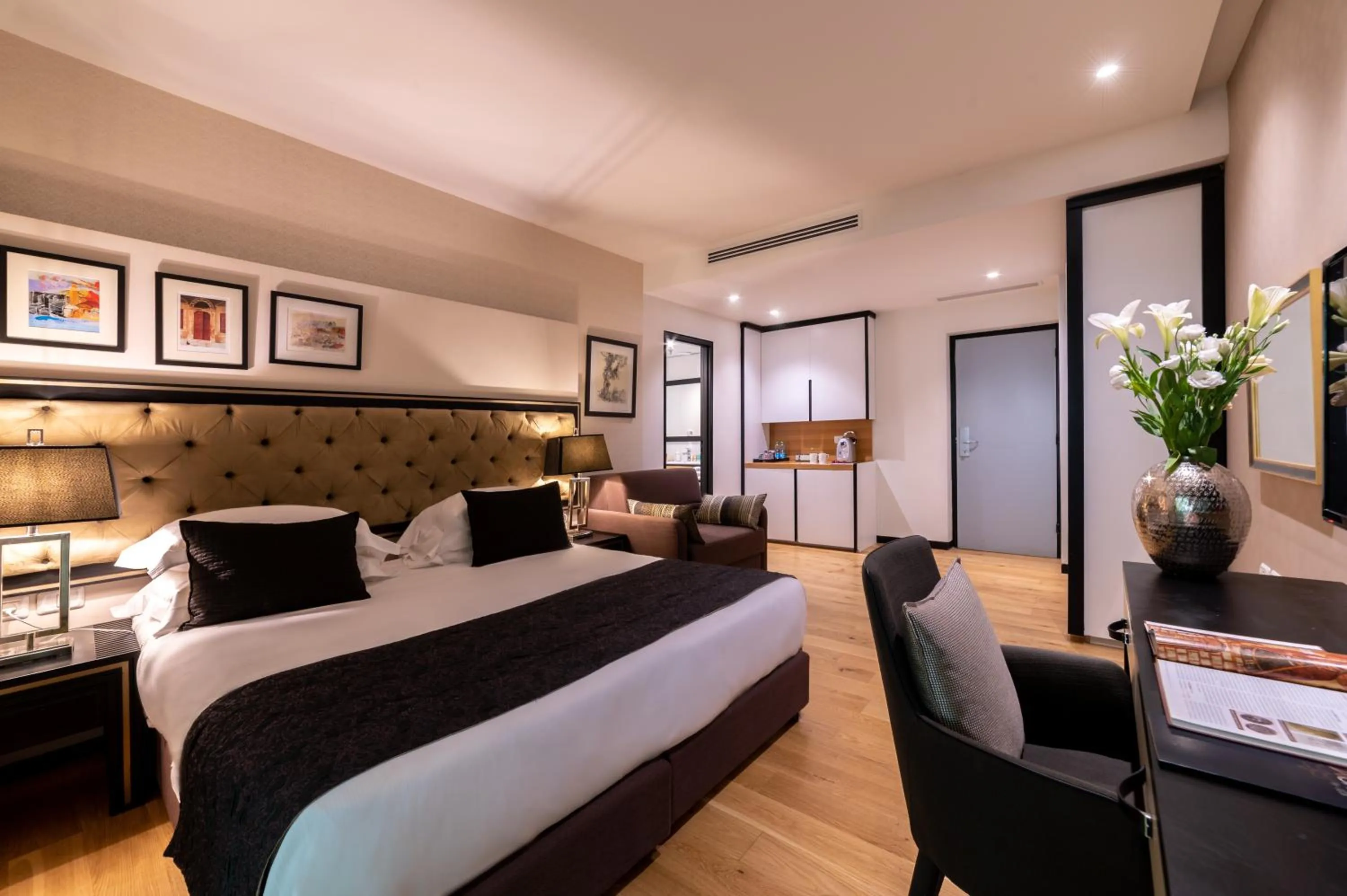 Photo of the whole room, Bed in Stay Kook Jerusalem