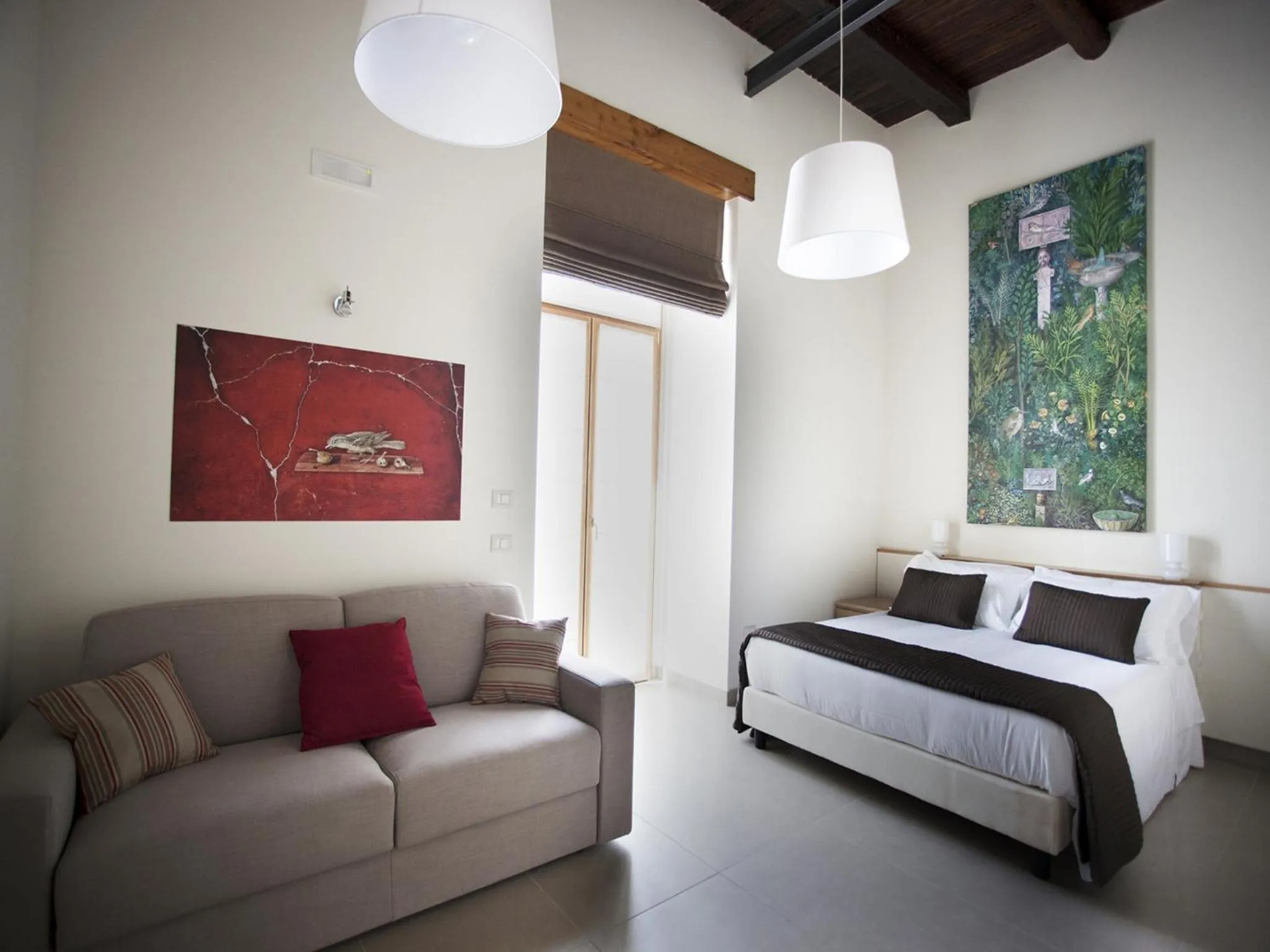 Photo of the whole room, Bed in Napolart