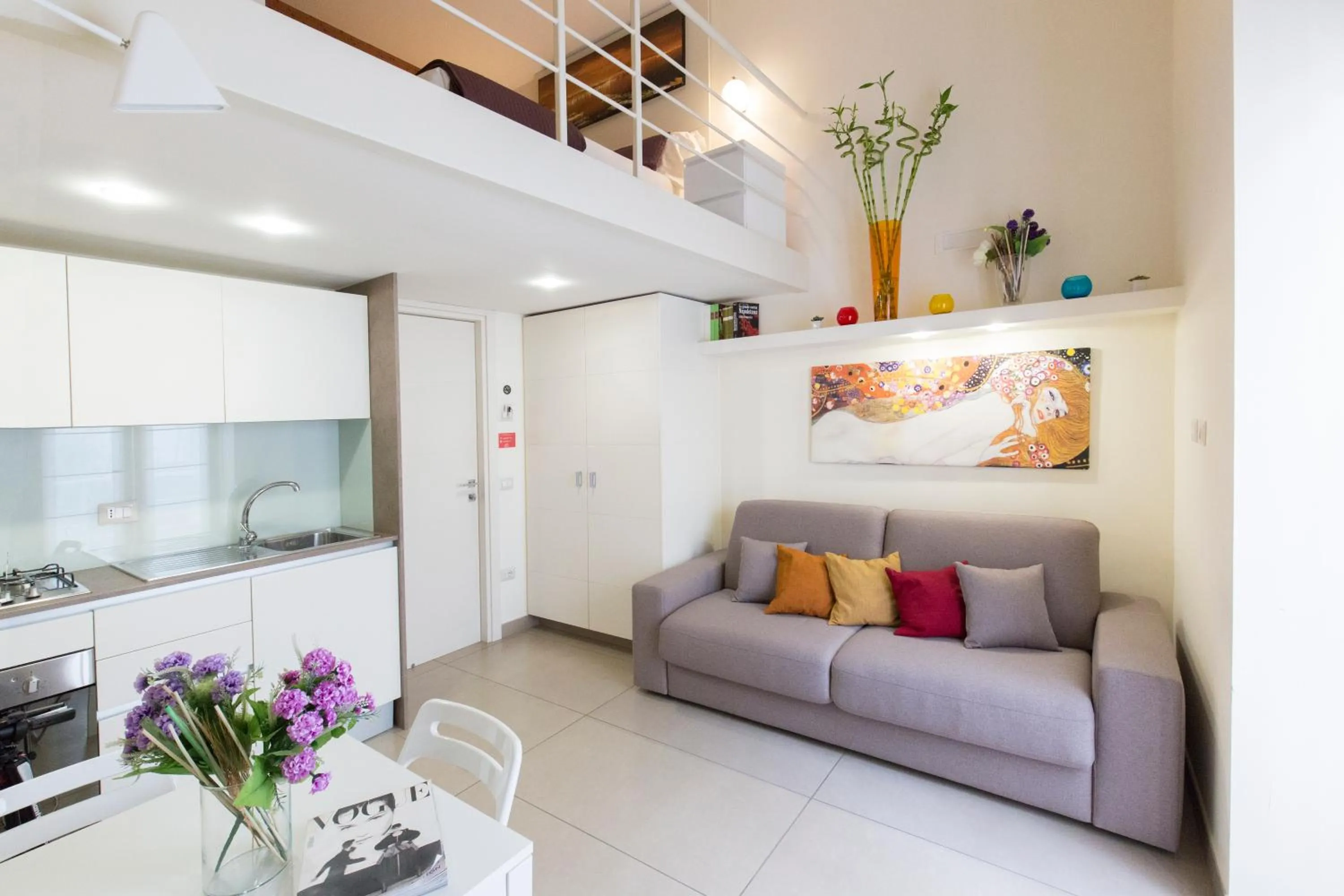 Photo of the whole room in Napolart