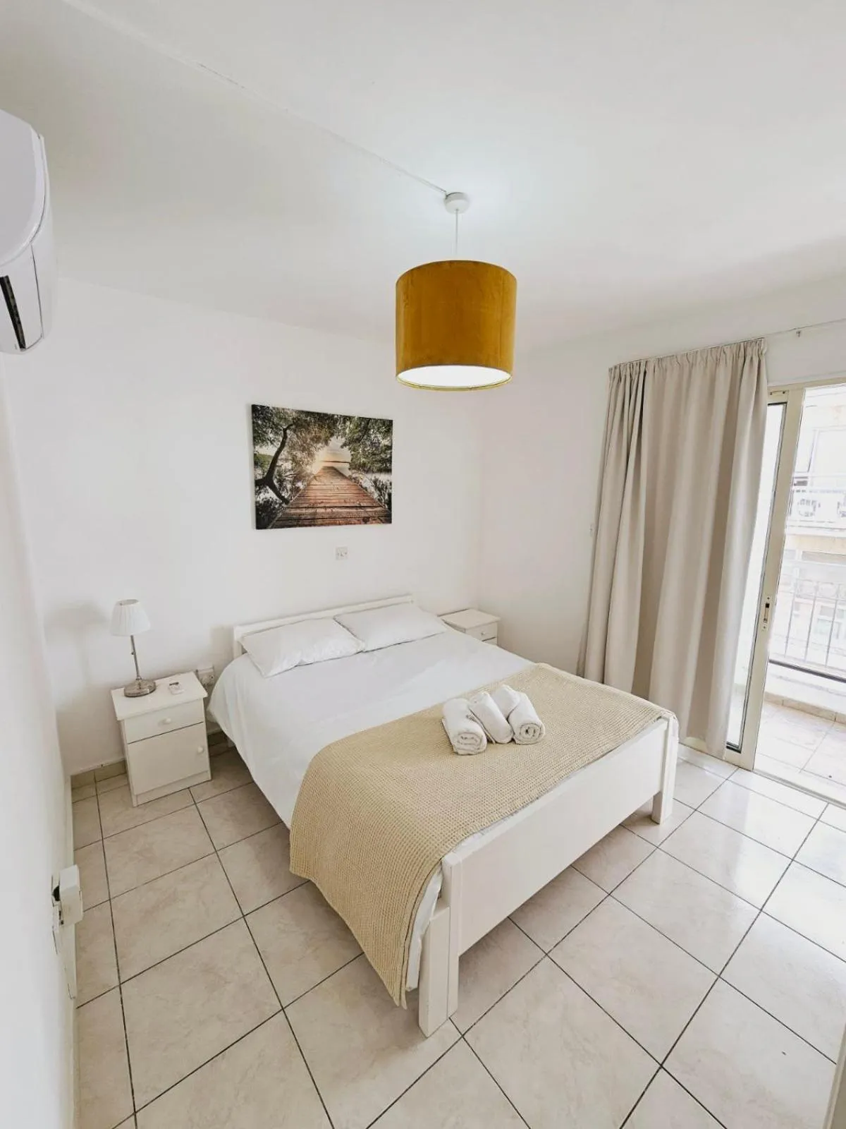 Bedroom, Bed in Stephanie City Apartments