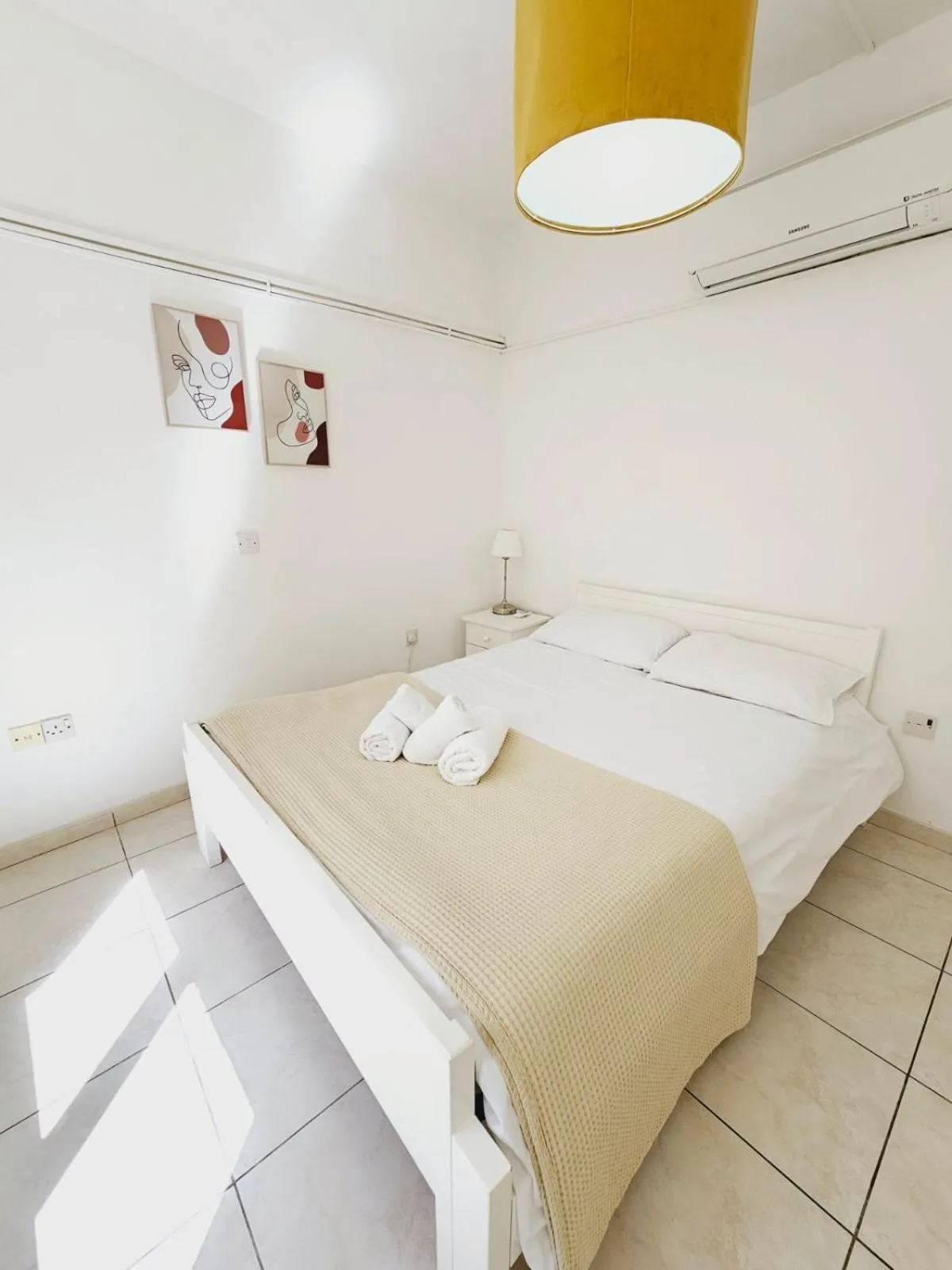 Bedroom, Bed in Stephanie City Apartments