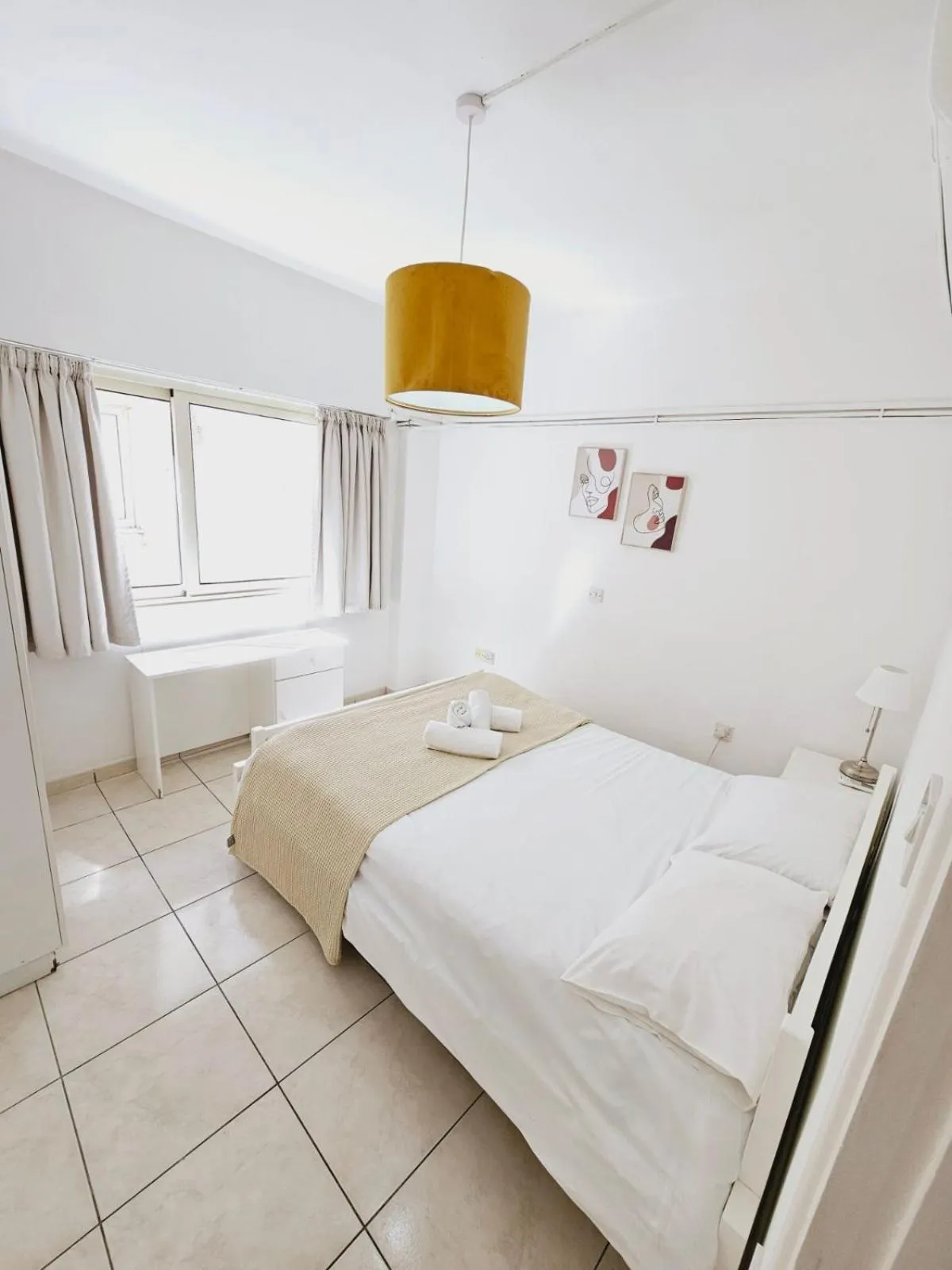 Bedroom, Bed in Stephanie City Apartments